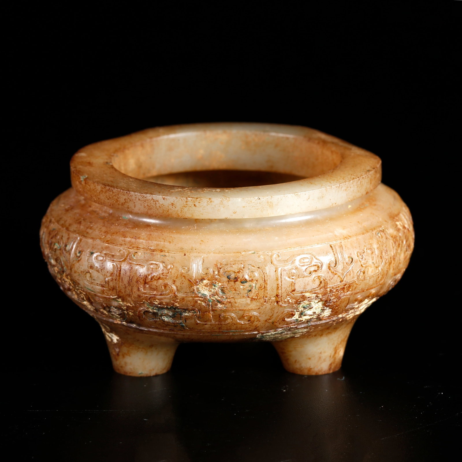 A ARCHAIC JADE CARVED TRIPOD INCENSE BURNER WITH DRAGON MOTIF (1 of 9)