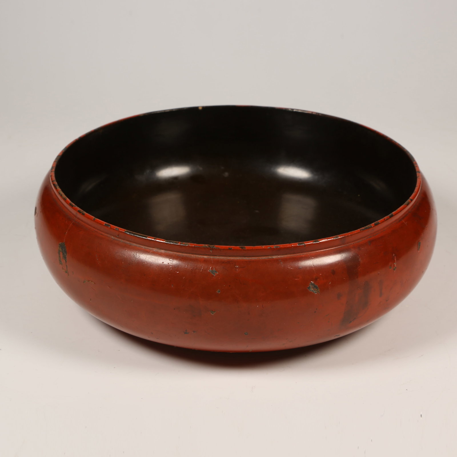 A CARVED RED LACQUER BOWL (1 of 9)