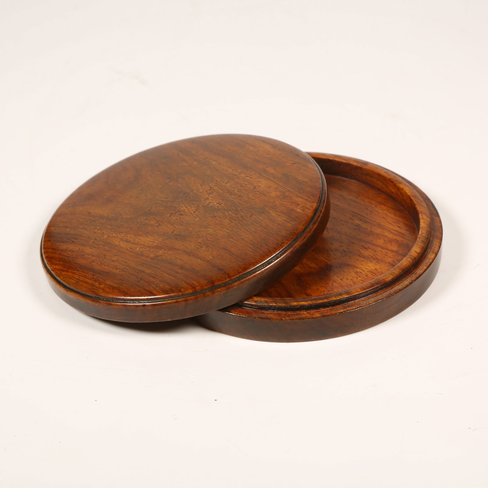 A HUANGHUALI ROUND COVERED BOX (1 of 8)