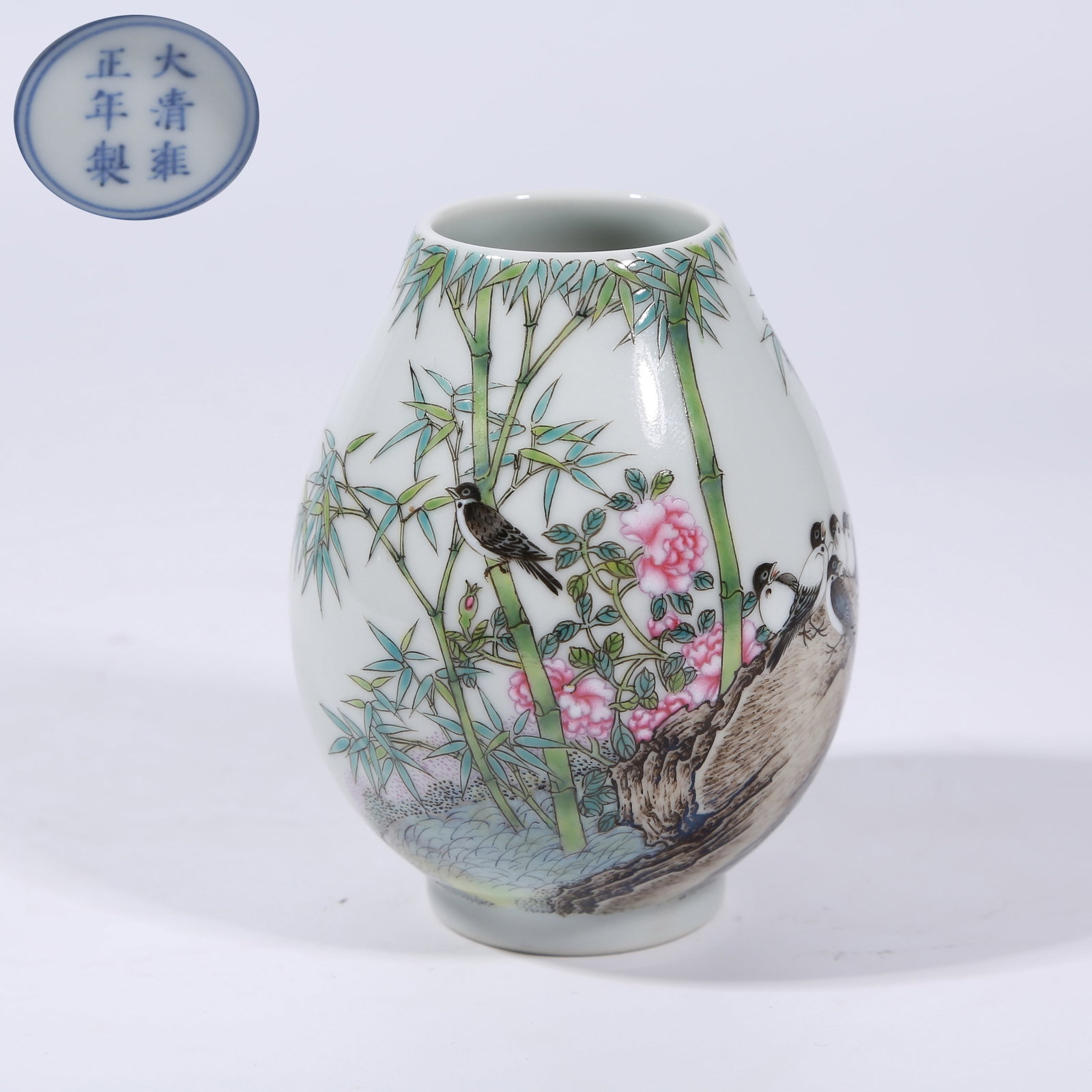 A ENAMEL FAMILLE ROSE FLORAL AND BIRD PATTERN CHICKEN-HEART JAR (1 of 9)