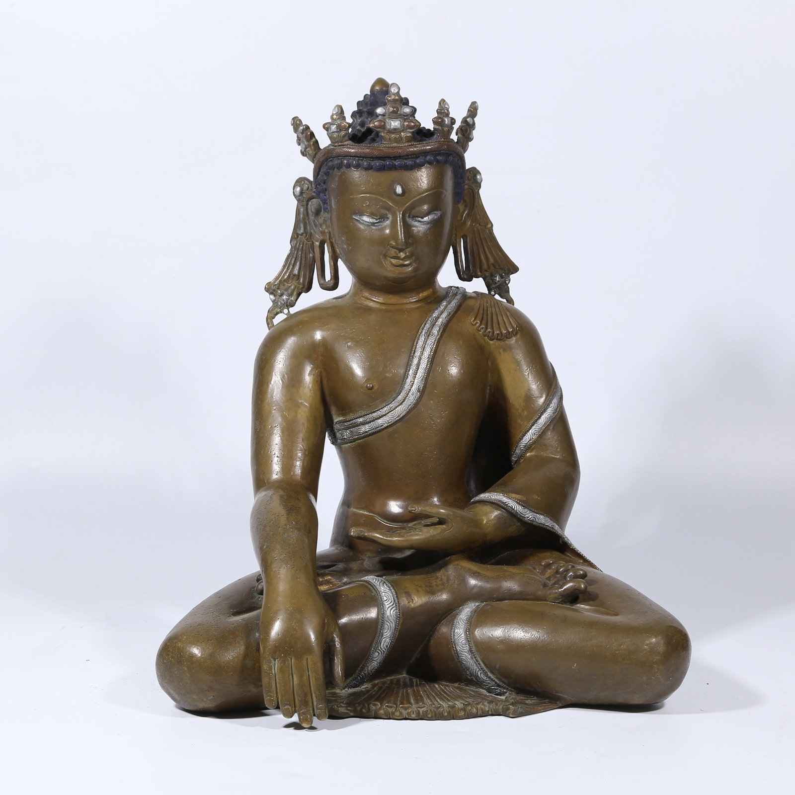 A ALLOY BRONZE SILVER-INLAID SEATED CROWNED SHAKYAMUNI STATUE (1 of 9)