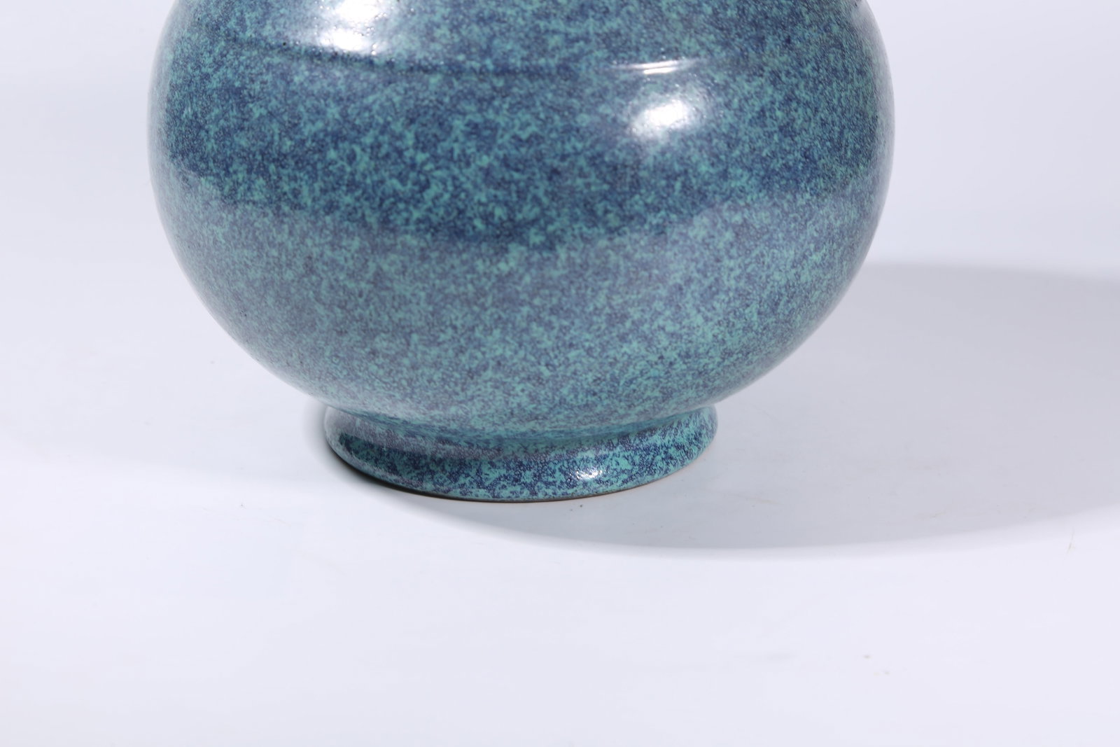 A LUJUN-GLAZED STRING-PATTERNED APPRECIATION VASE - 4