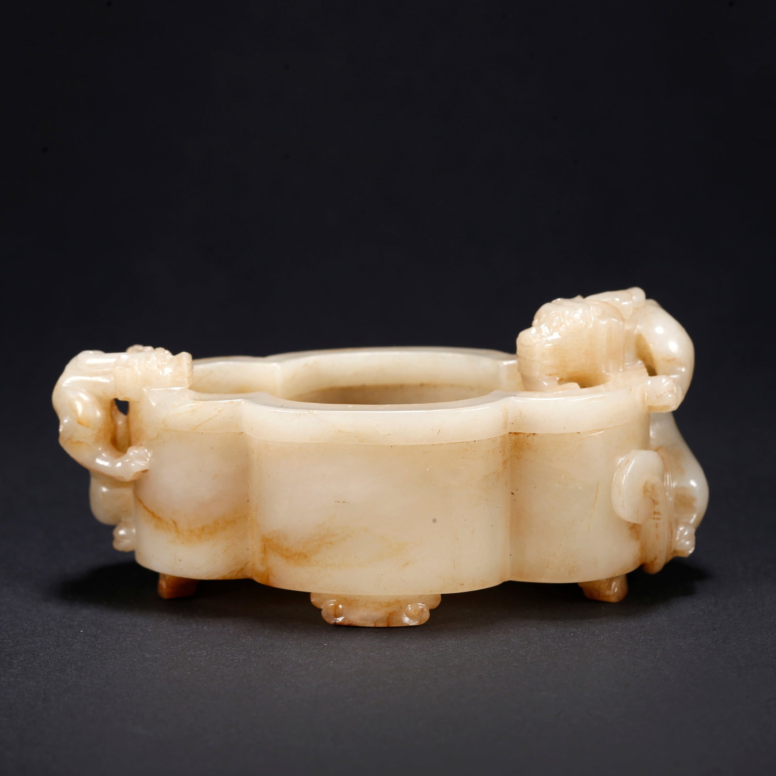 A HETIAN JADE DOUBLE-DRAGON WASHER: Hetian Jade Double-Dragon Washer