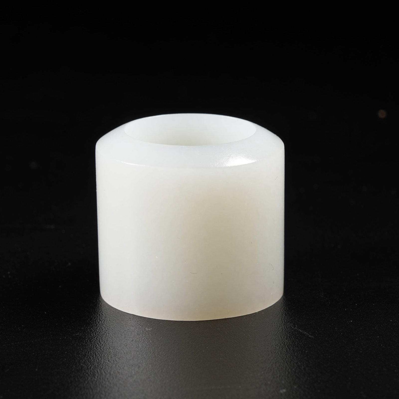 A HETIAN WHITE JADE THUMB RING - 2