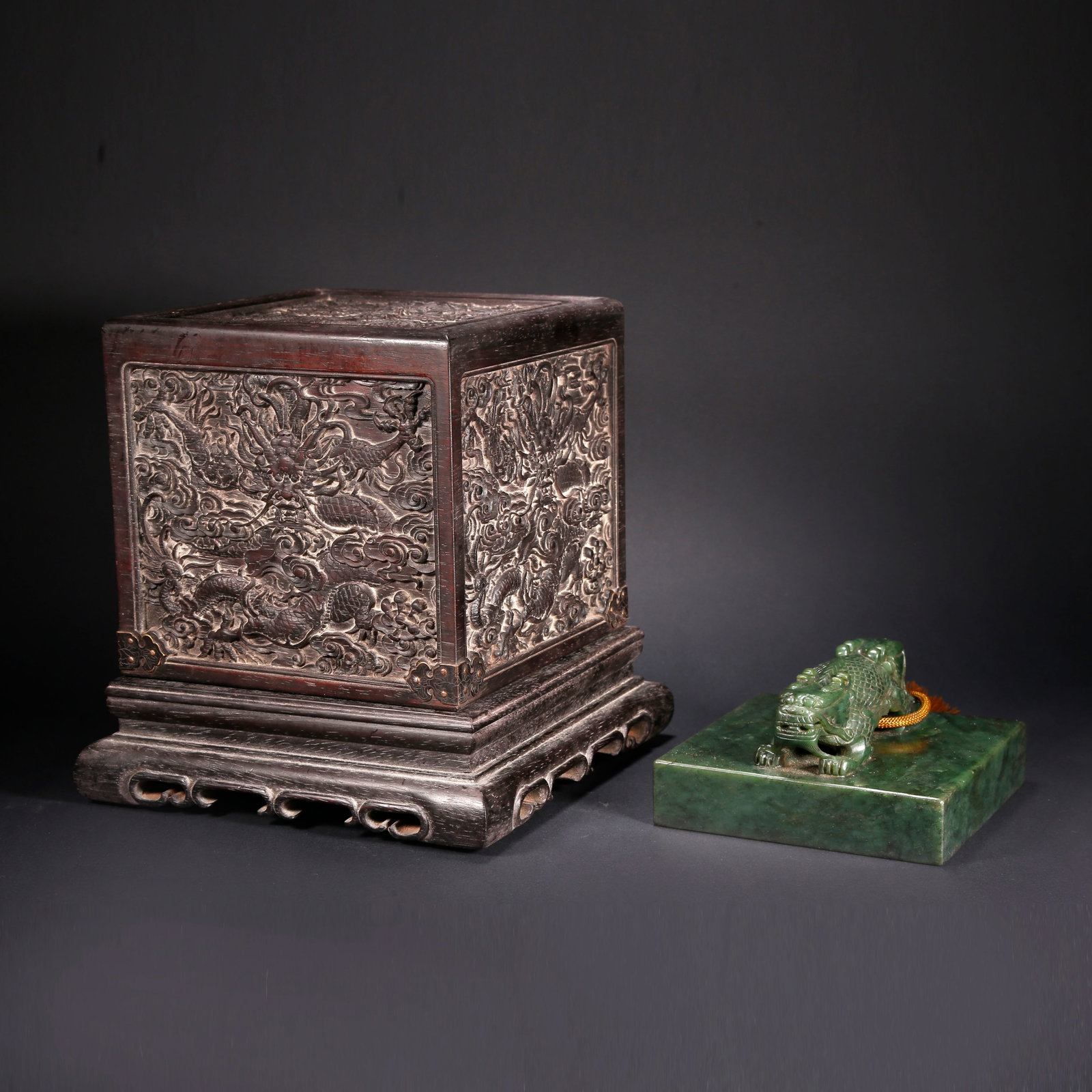 A HETIAN BIYU DOUBLE-DRAGON SEAL (1 of 10)