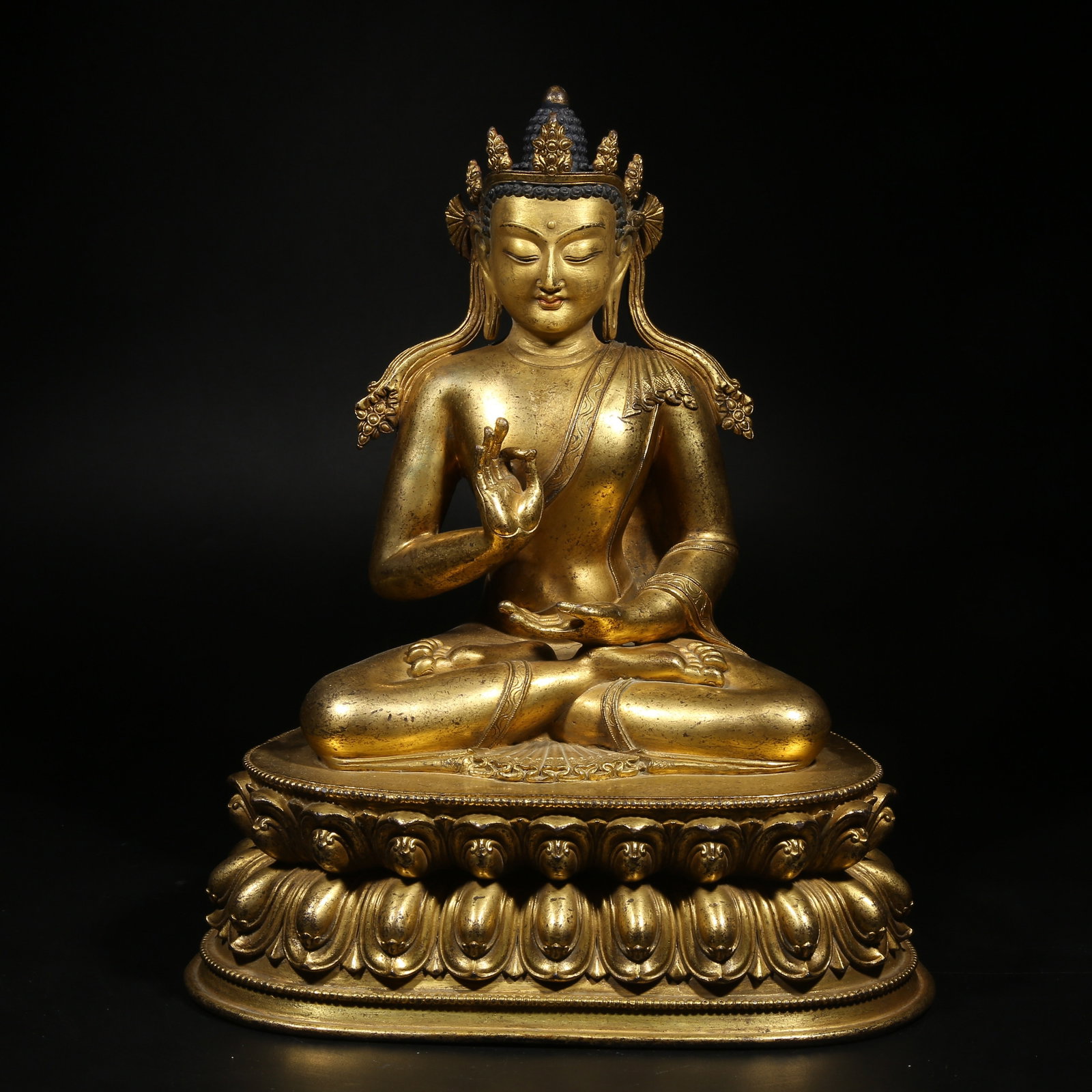A GILT-BRONZE STATUE OF SHAKYAMUNI BUDDHA (1 of 8)