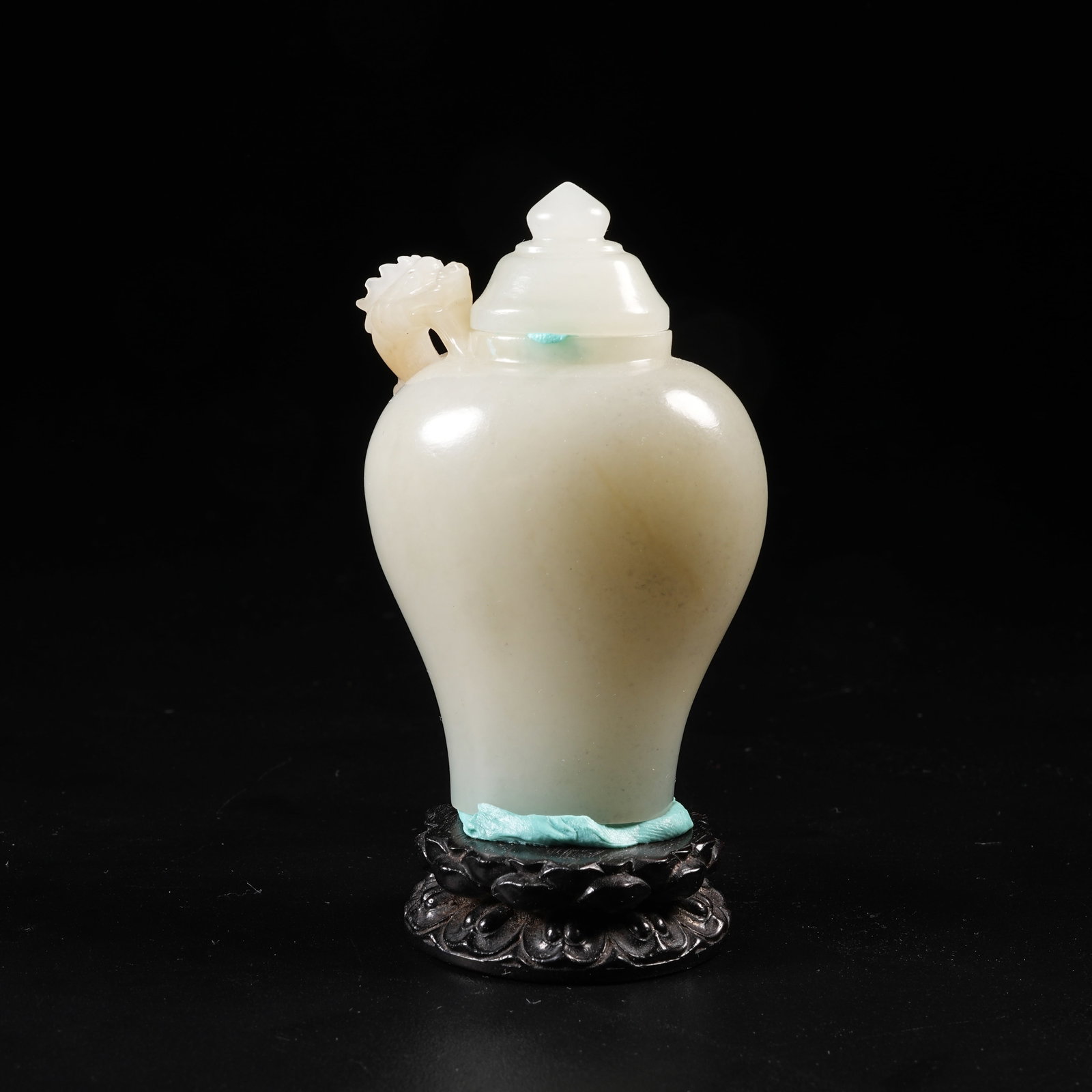 A HETIAN JADE LIDDED VASE WITH CHI-DRAGON MOTIF (1 of 9)
