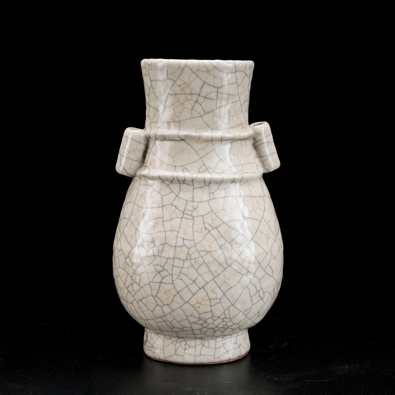 A GE KILN LOOP-HANDLED BOTTLE (1 of 9)