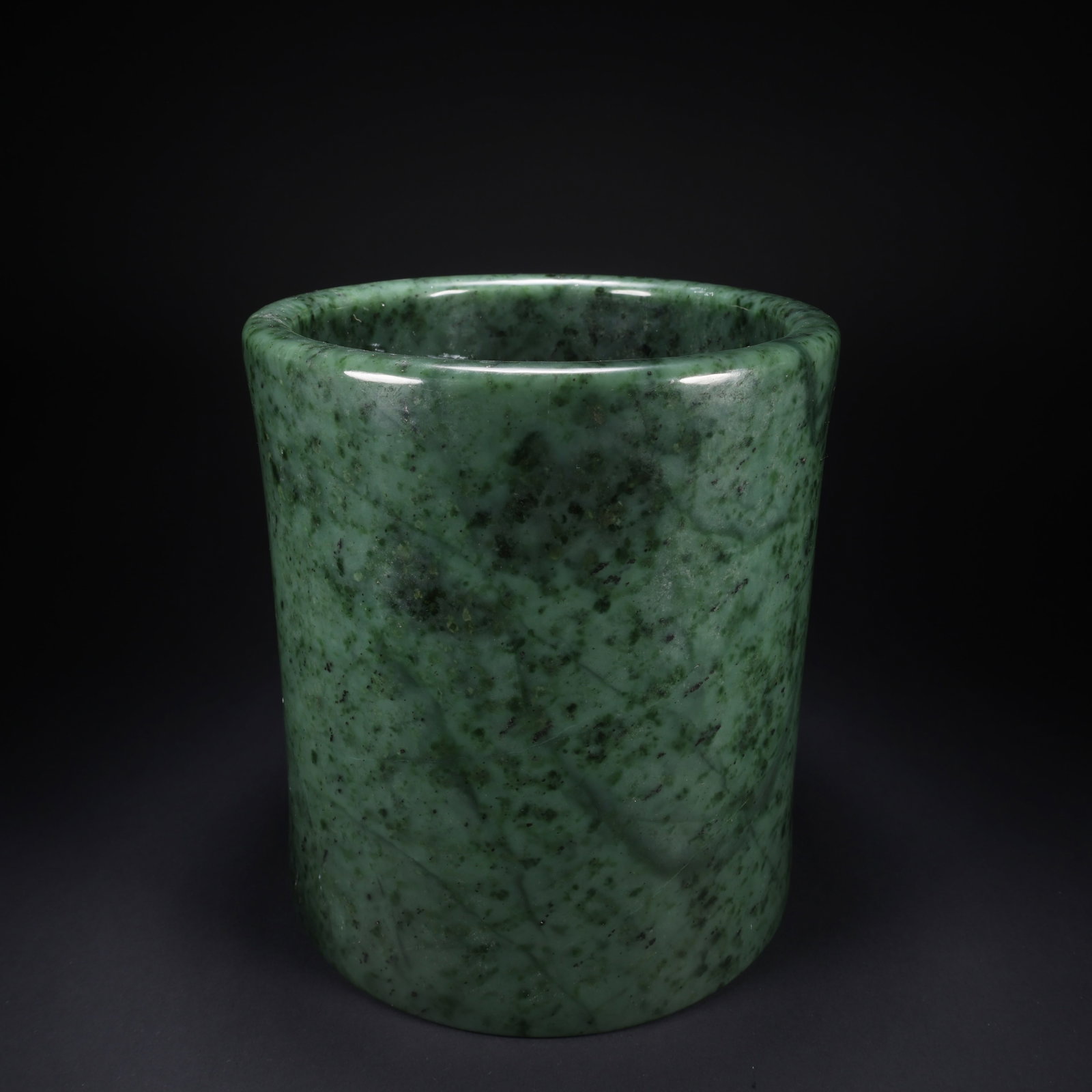 A HETIAN BIYU LARGE BRUSH HOLDER (1 of 9)