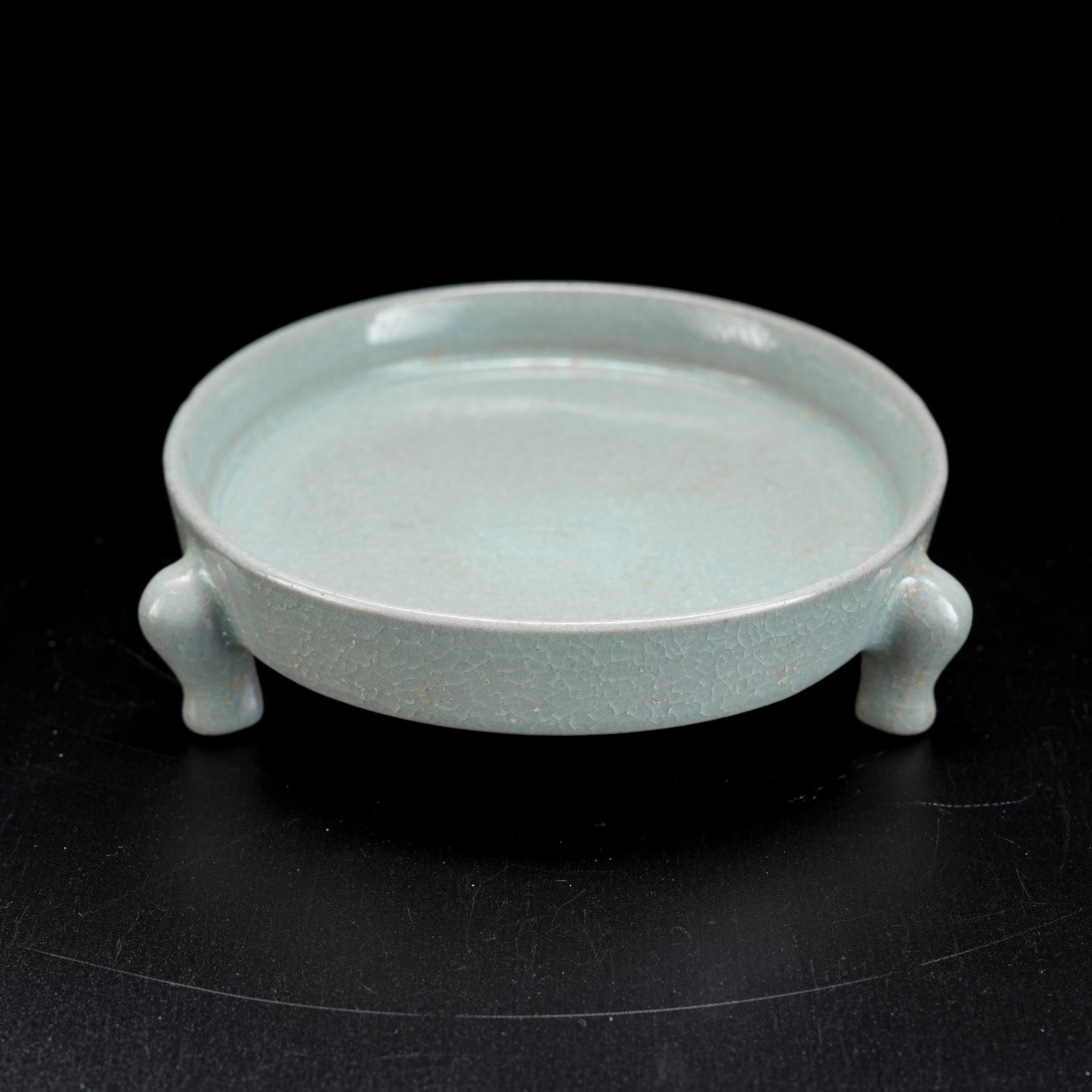 A RU KILN THREE-LEGGED INCENSE TRAY: Ru Kiln Three-Legged Incense Tray
