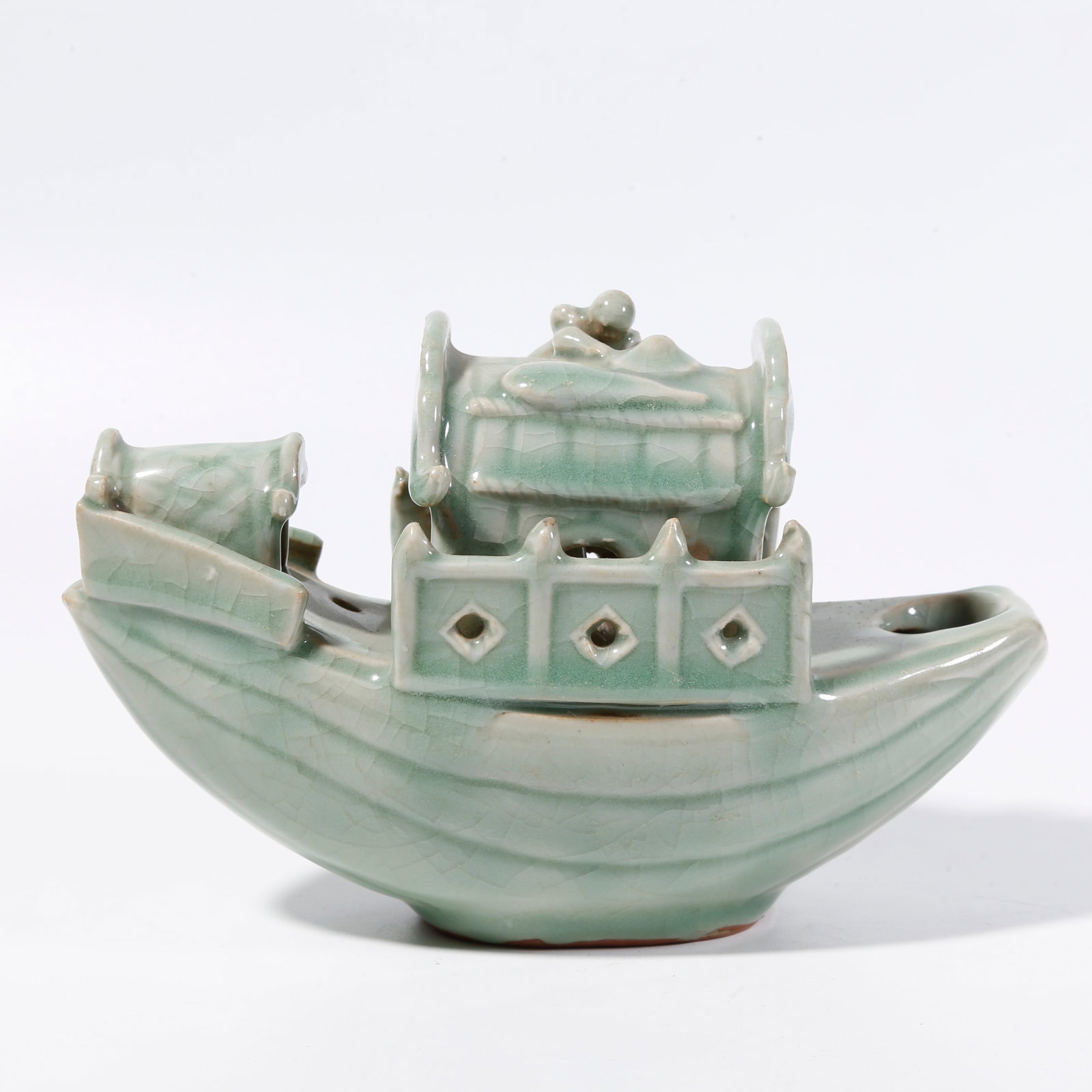 A BOAT-SHAPED WATER DROPPER FROM LONGQUAN KILN (1 of 10)