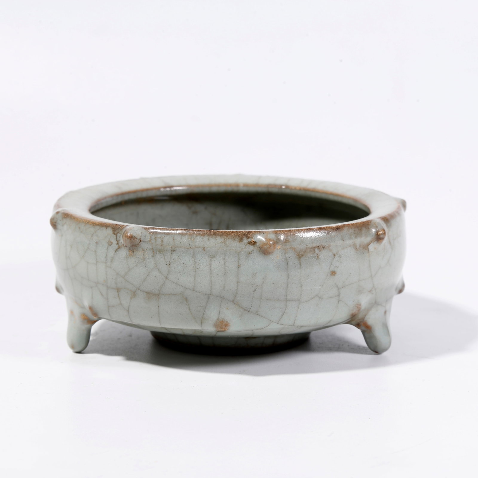A WASHER FROM GUAN KILN (1 of 9)