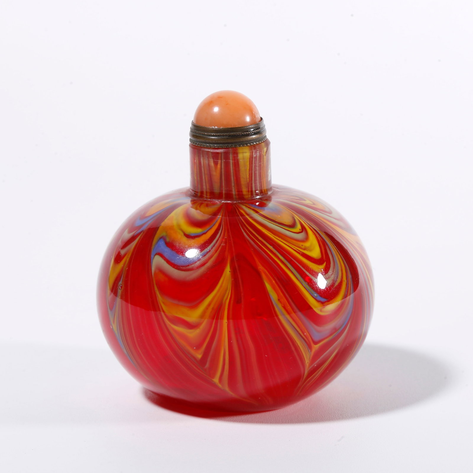 A MARBLED GLASS SNUFF BOTTLE (1 of 9)