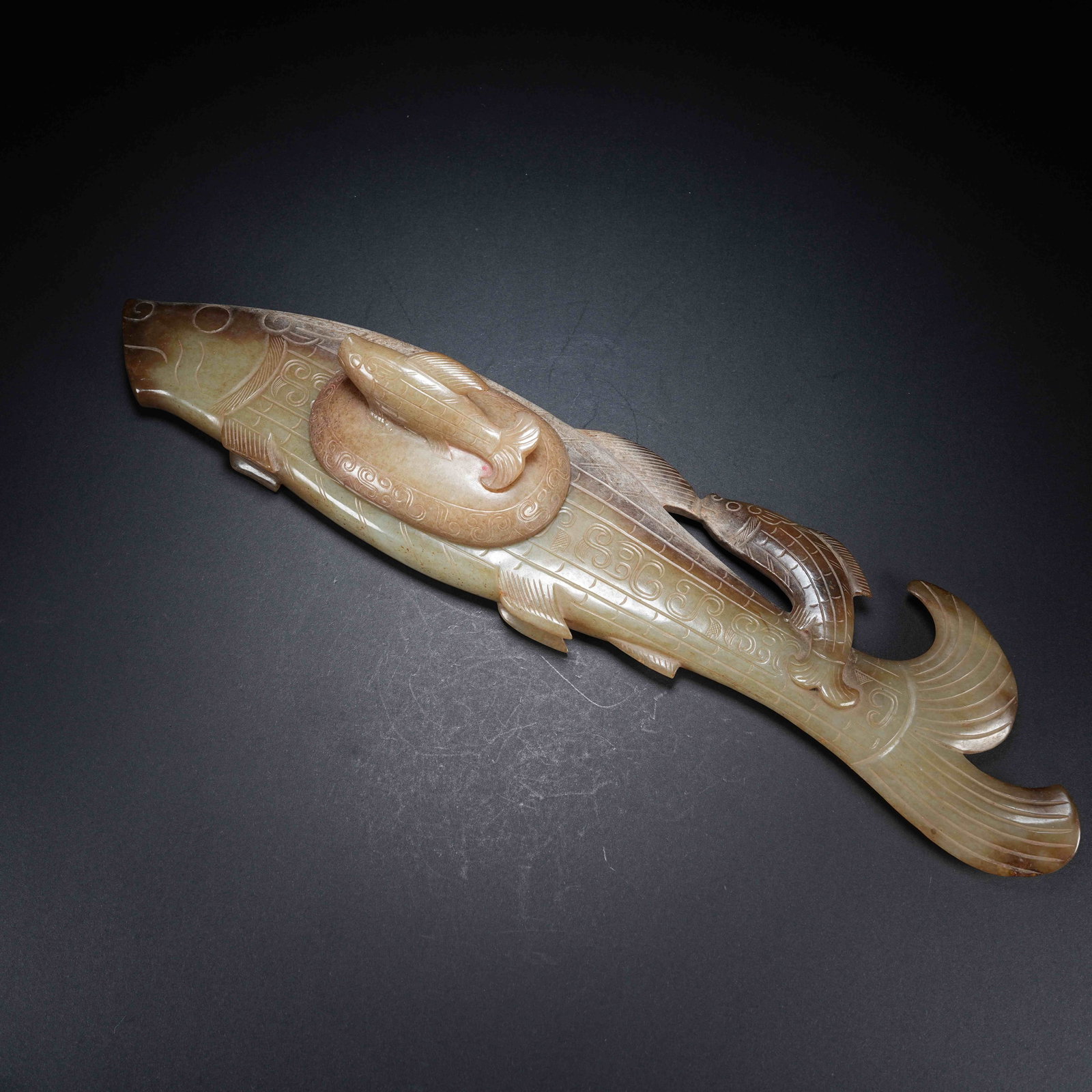 A ARCHAIC JADE FISH-SHAPED WATER DROPPER (1 of 10)