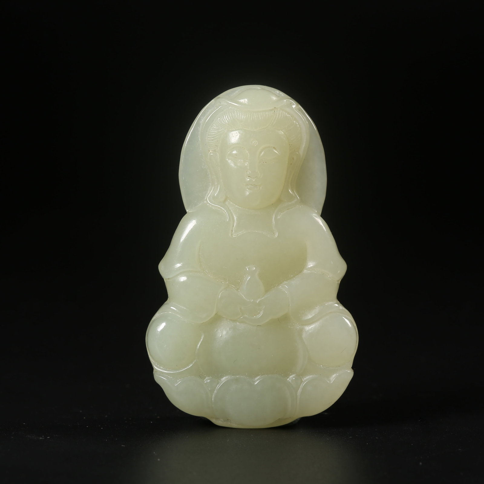 A HETIAN JADE PLAQUE CARVED WITH GUANYIN (AVALOKITESHVARA) (1 of 8)