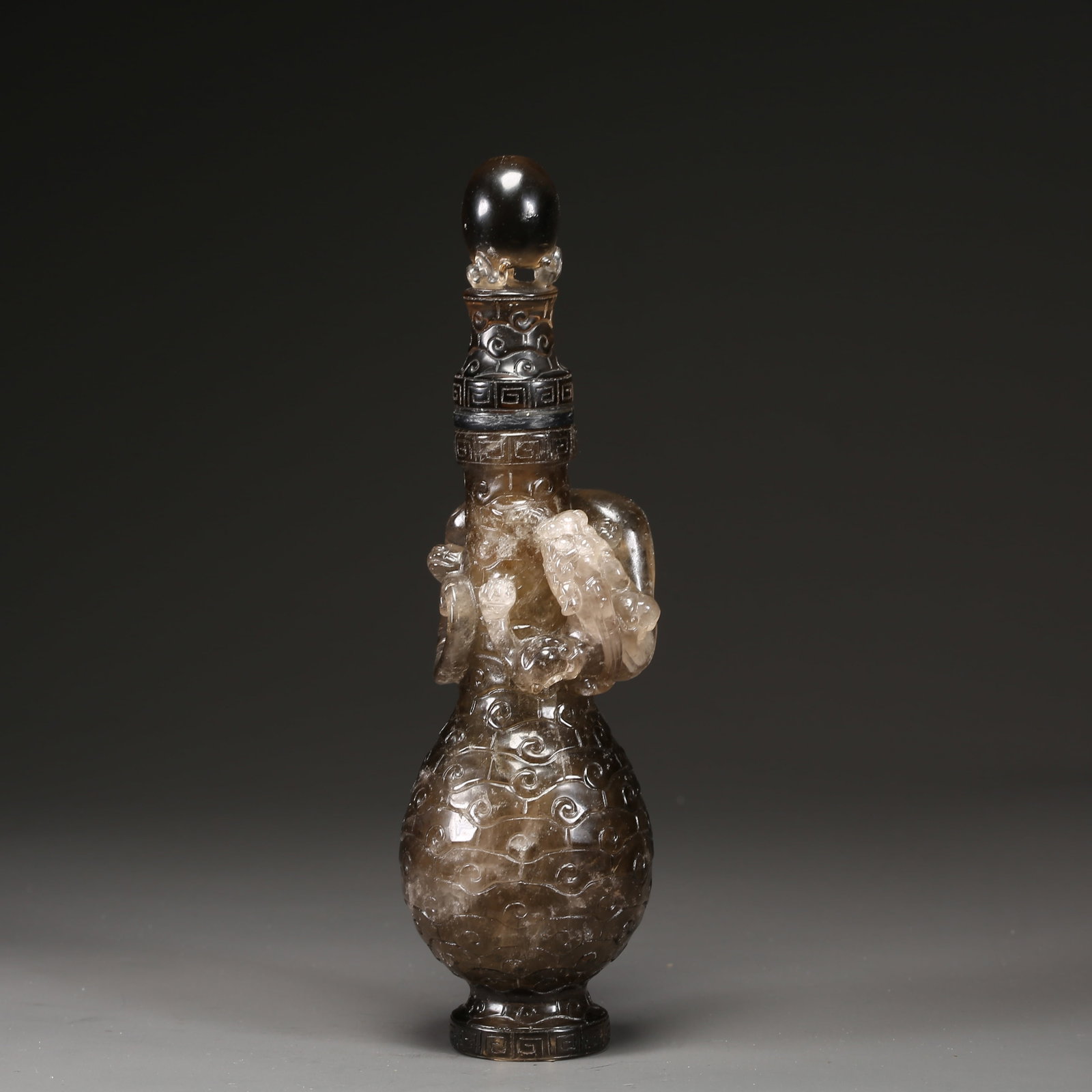 A CRYSTAL DRAGON PATTERN VASE (1 of 9)