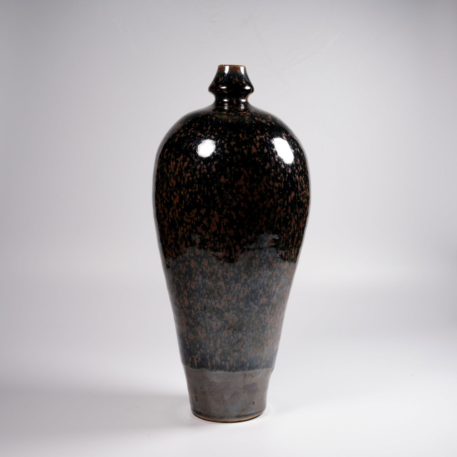 A CIZHOU KILN PARTRIDGE-FEATHER PATTERN MEIPING VASE: Cizhou Kiln Partridge-Feather Pattern Meiping Vase