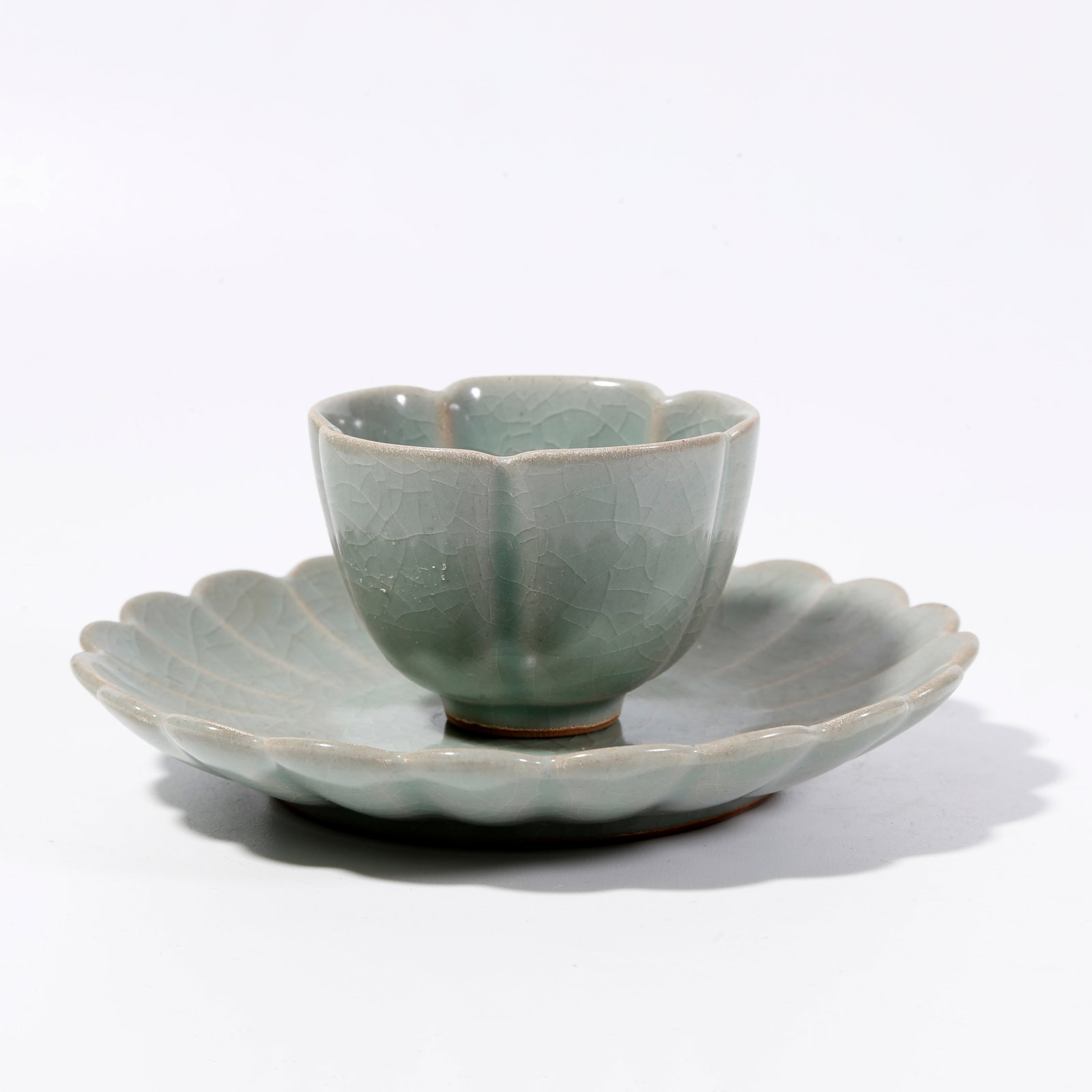 A TEA BOWL FROM GUAN KILN (1 of 10)