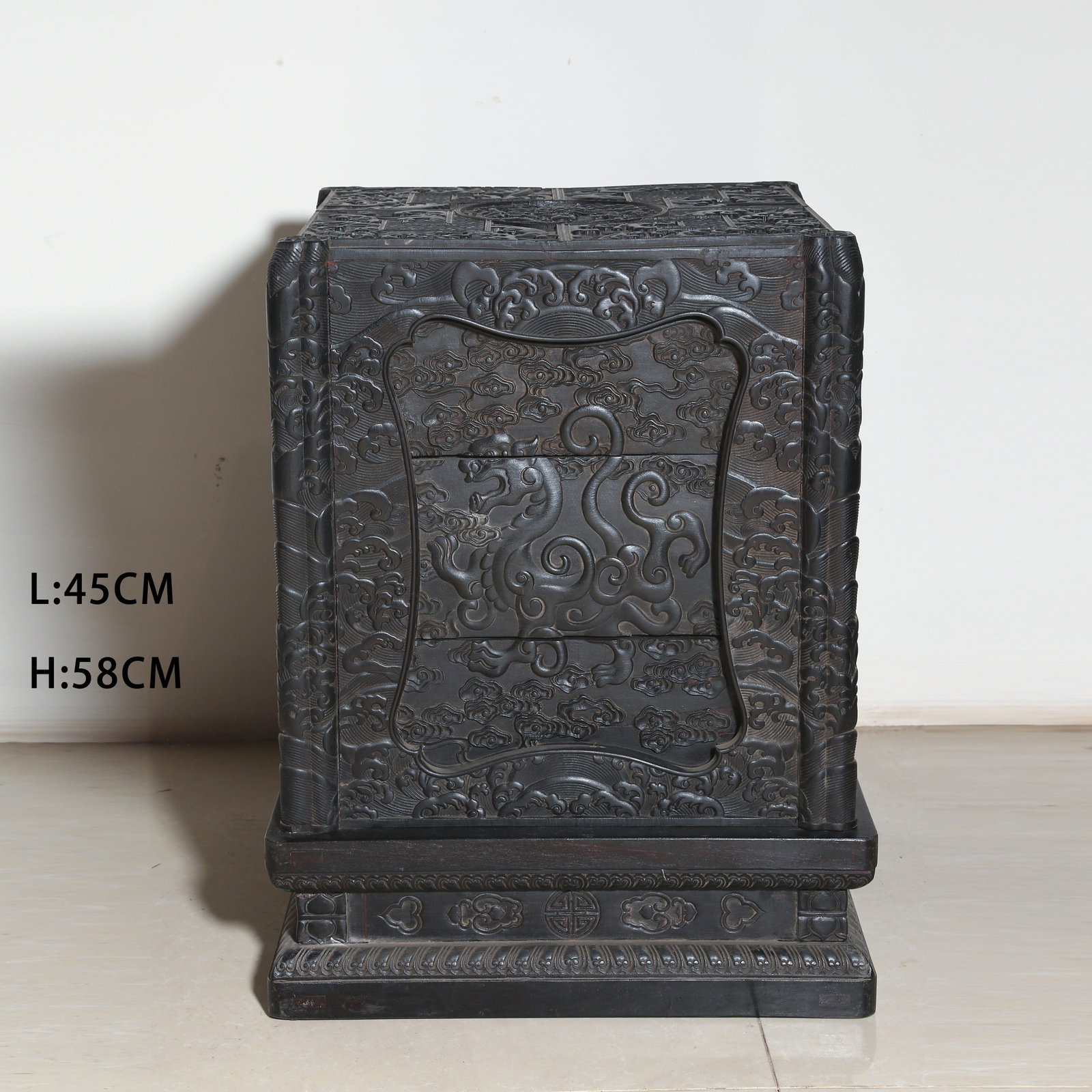 A ZITAN MULTI-LAYER LIDDED BOX WITH DRAGON AND PHOENIX PATTERN (1 of 9)