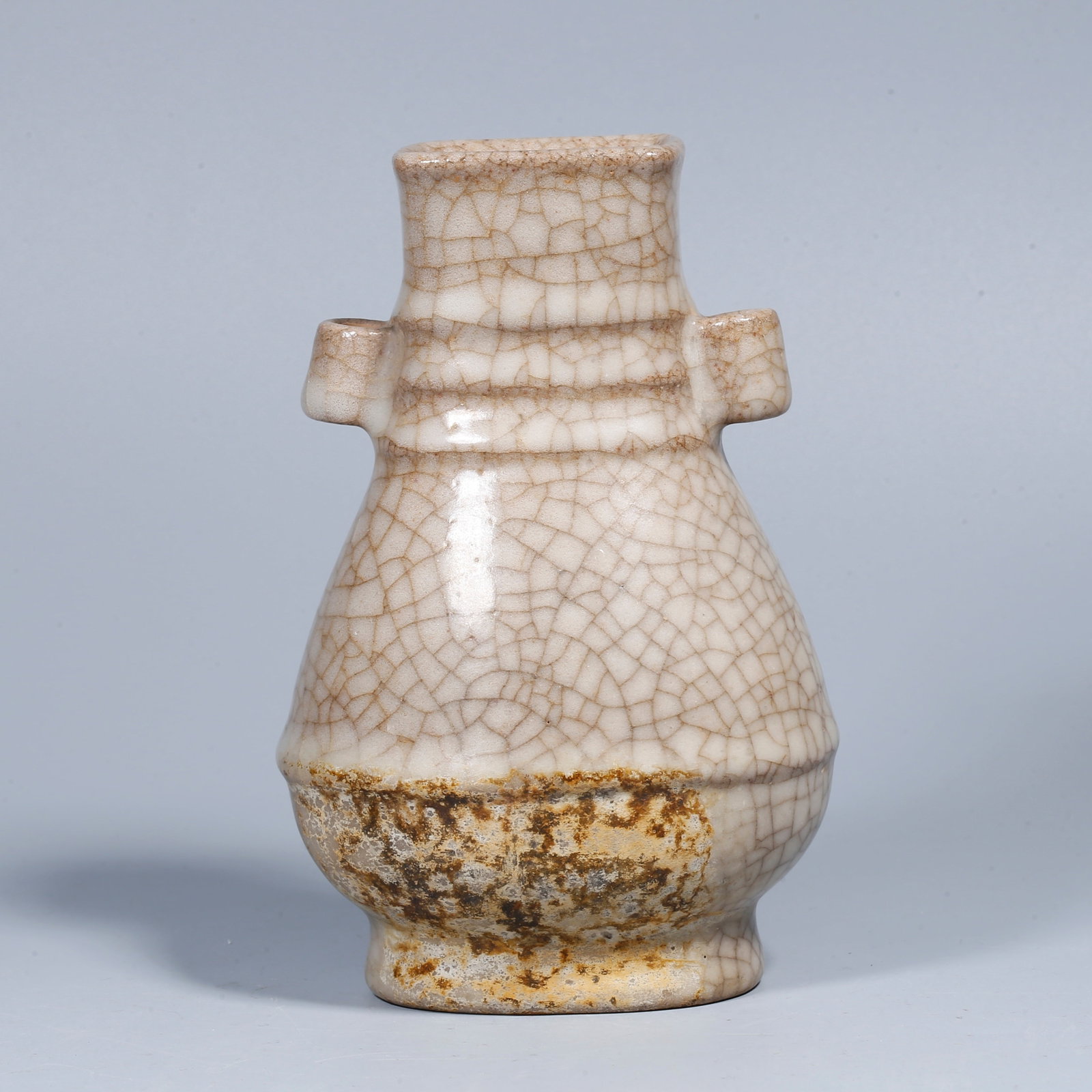 A GE WARE VASE WITH DOUBLE RING HANDLES: Ge ware vase with double ring handles