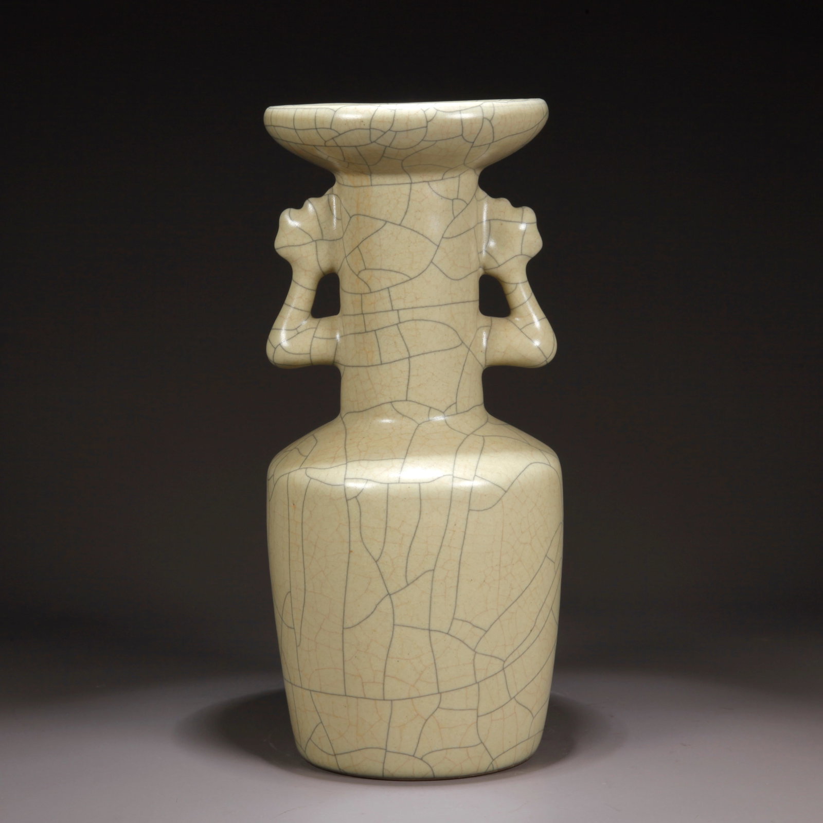A GE KILN DOUBLE-HANDLED VASE (1 of 9)