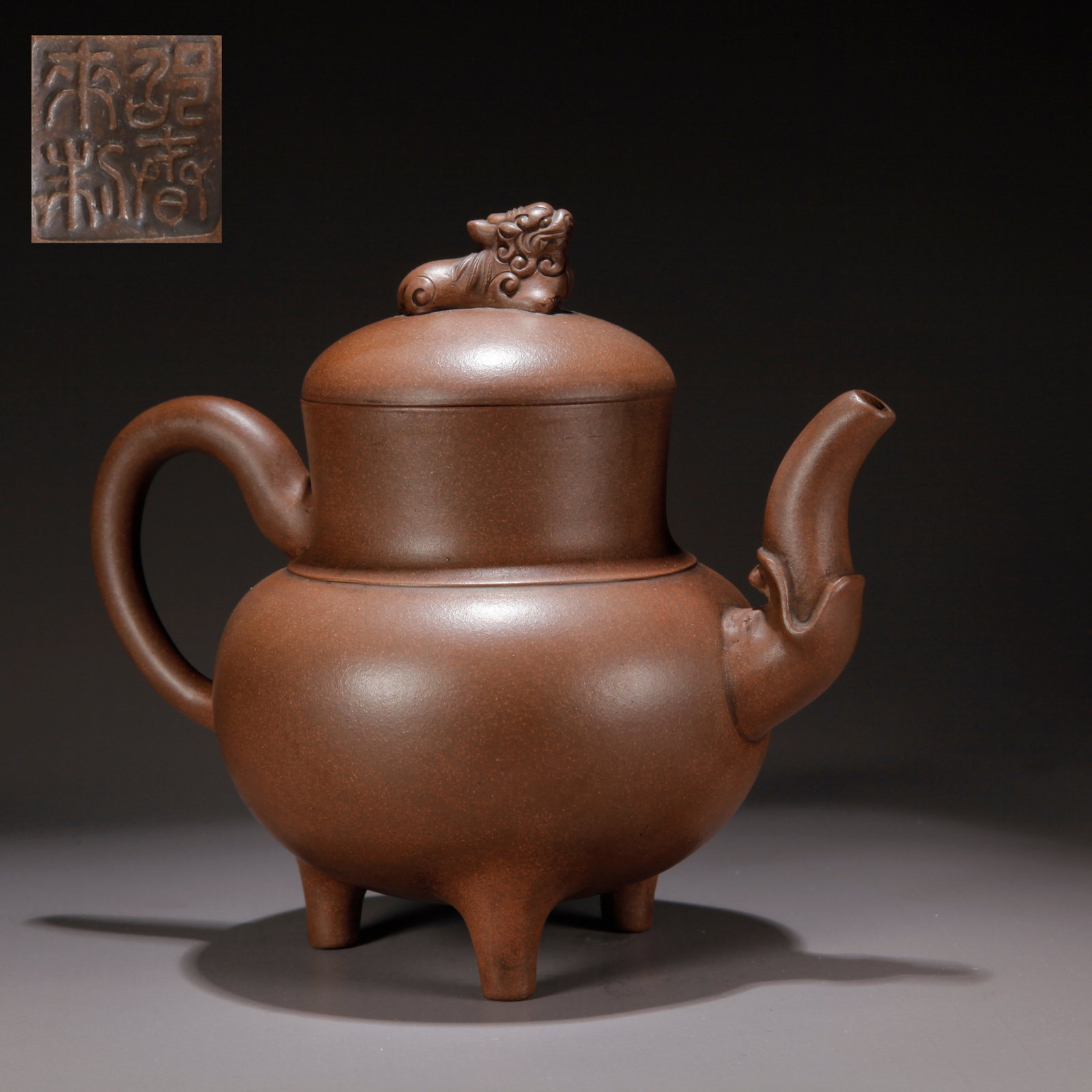 A ZISHA CLAY EWER WITH LION KNOB (1 of 9)