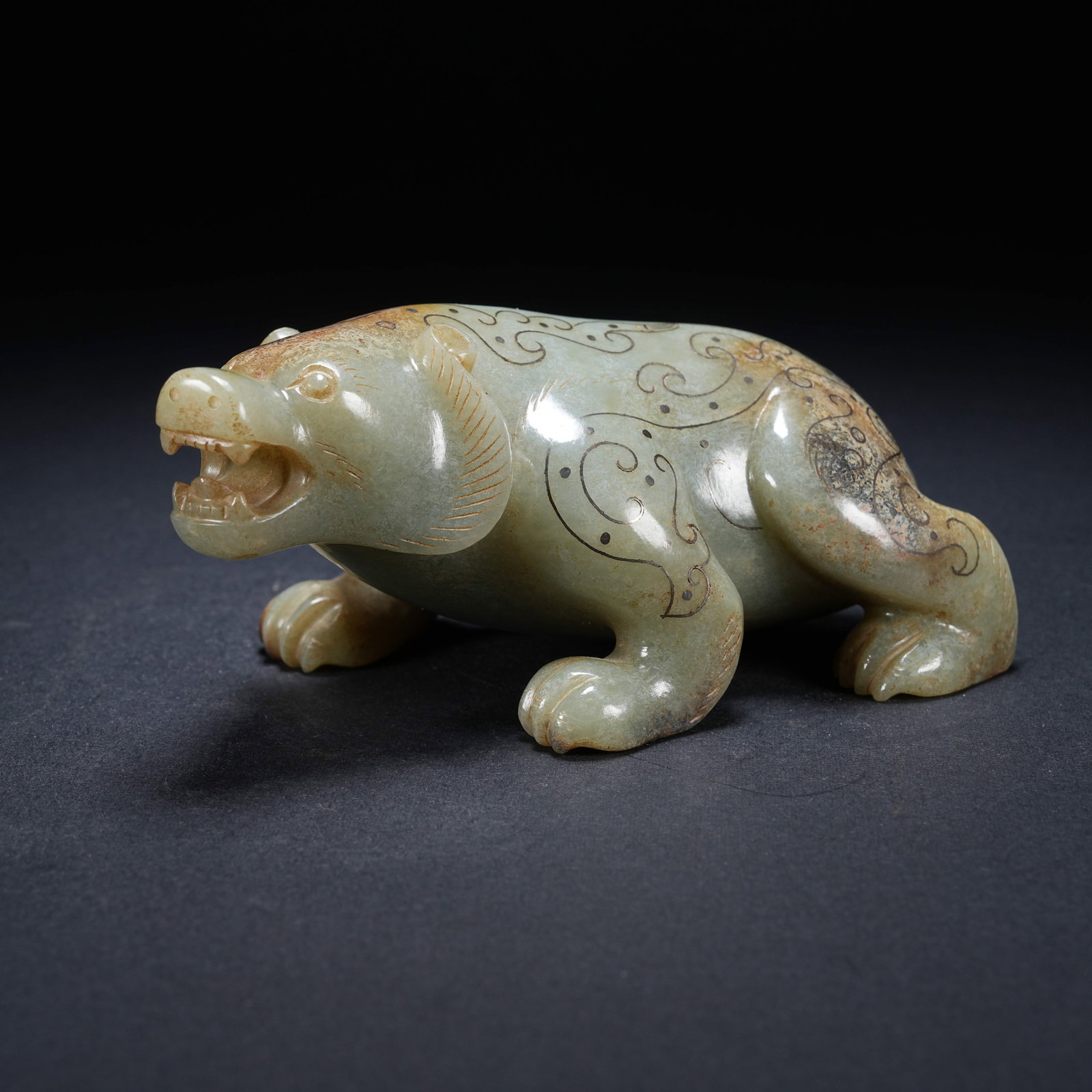 A ARCHAIC JADE BEAR ORNAMENT WITH SILVER INLAY (1 of 8)