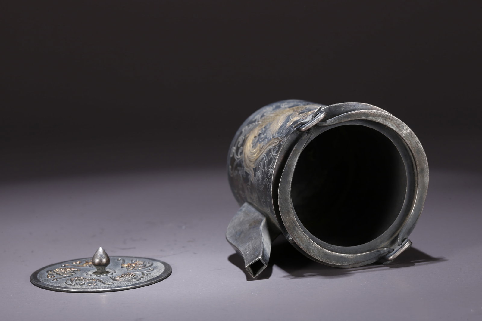 A SILVER TEAPOT WITH AUSPICIOUS BEAST PATTERN - 9