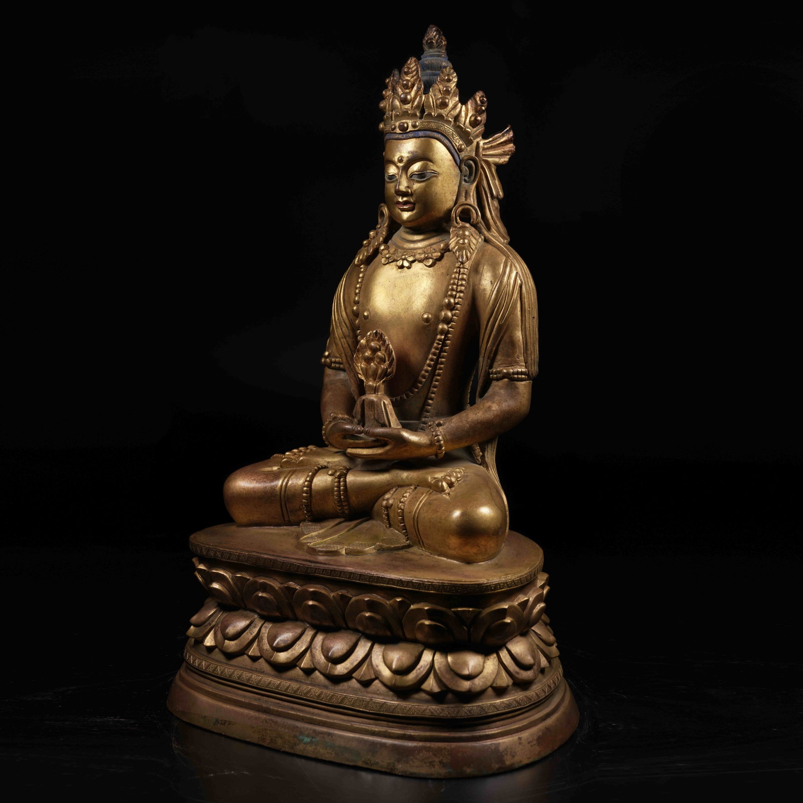 A GILT-BRONZE AMITAYUS BUDDHA STATUE, ZANABAZAR STYLE (1 of 7)