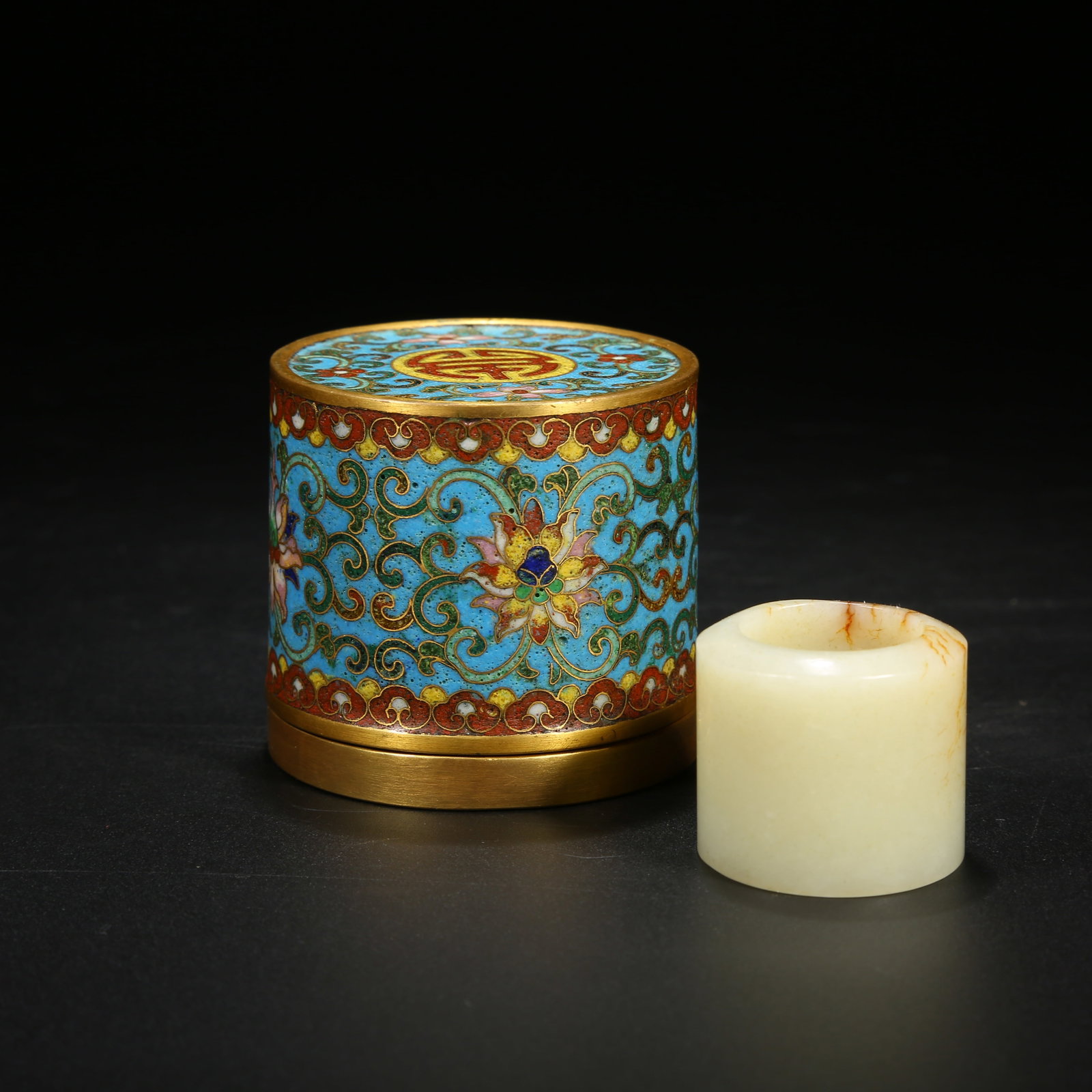 A HETIAN WHITE JADE THUMB RING WITH CLOISONN? THUMB RING BOX (1 of 8)