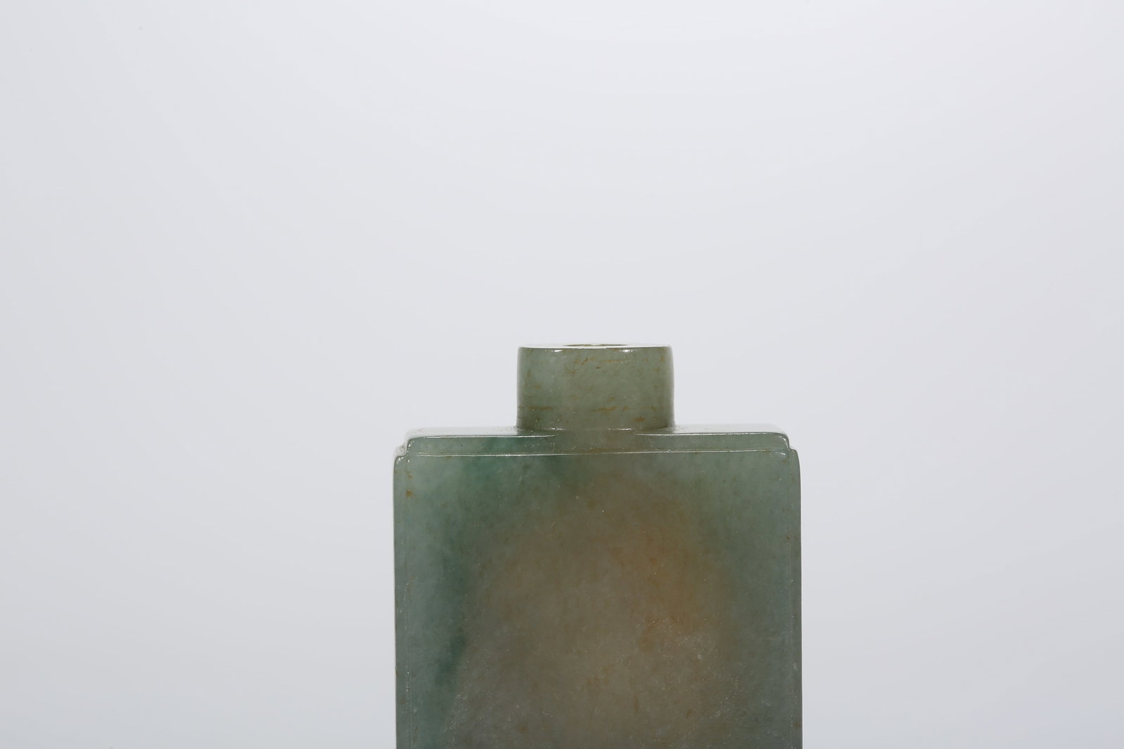 A JADEITE SNUFF BOTTLE - 5