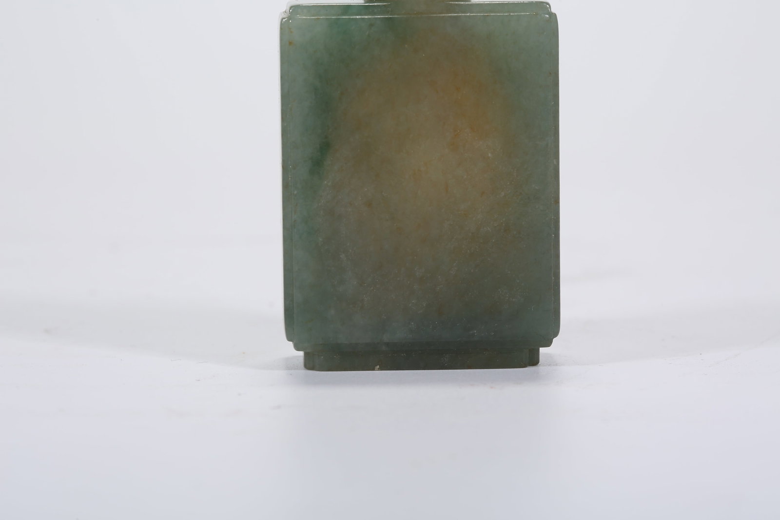 A JADEITE SNUFF BOTTLE - 6