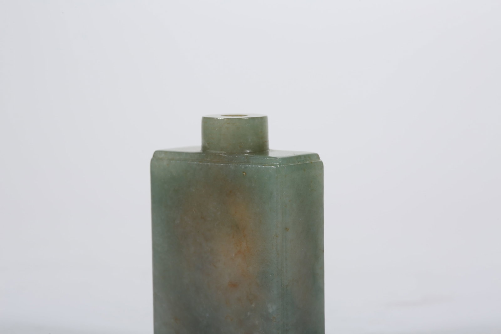 A JADEITE SNUFF BOTTLE - 7