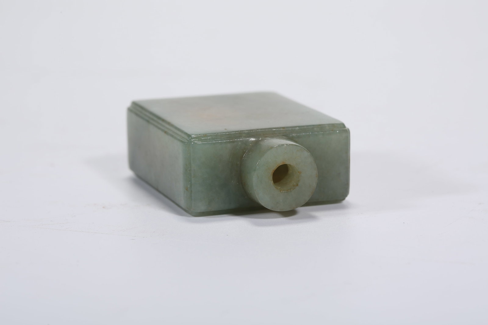 A JADEITE SNUFF BOTTLE - 8