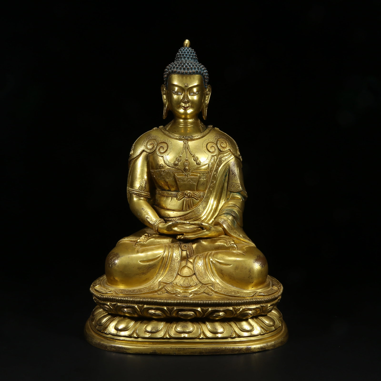 A GILT BRONZE AMITABHA BUDDHA STATUE: Gilt Bronze Amitabha Buddha Statue