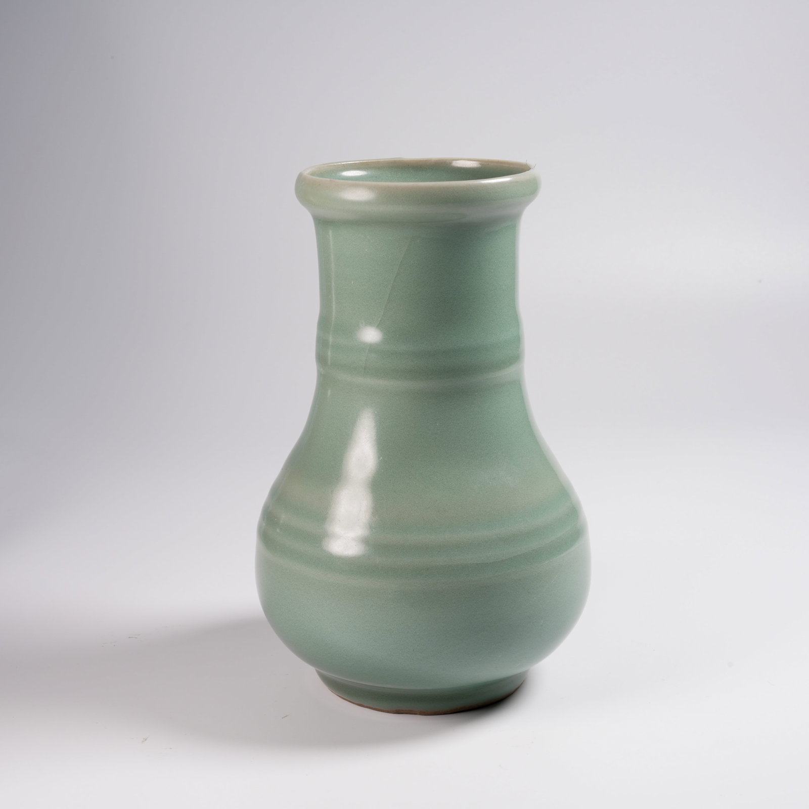 A LONGQUAN KILN RIBBED VASE (1 of 9)