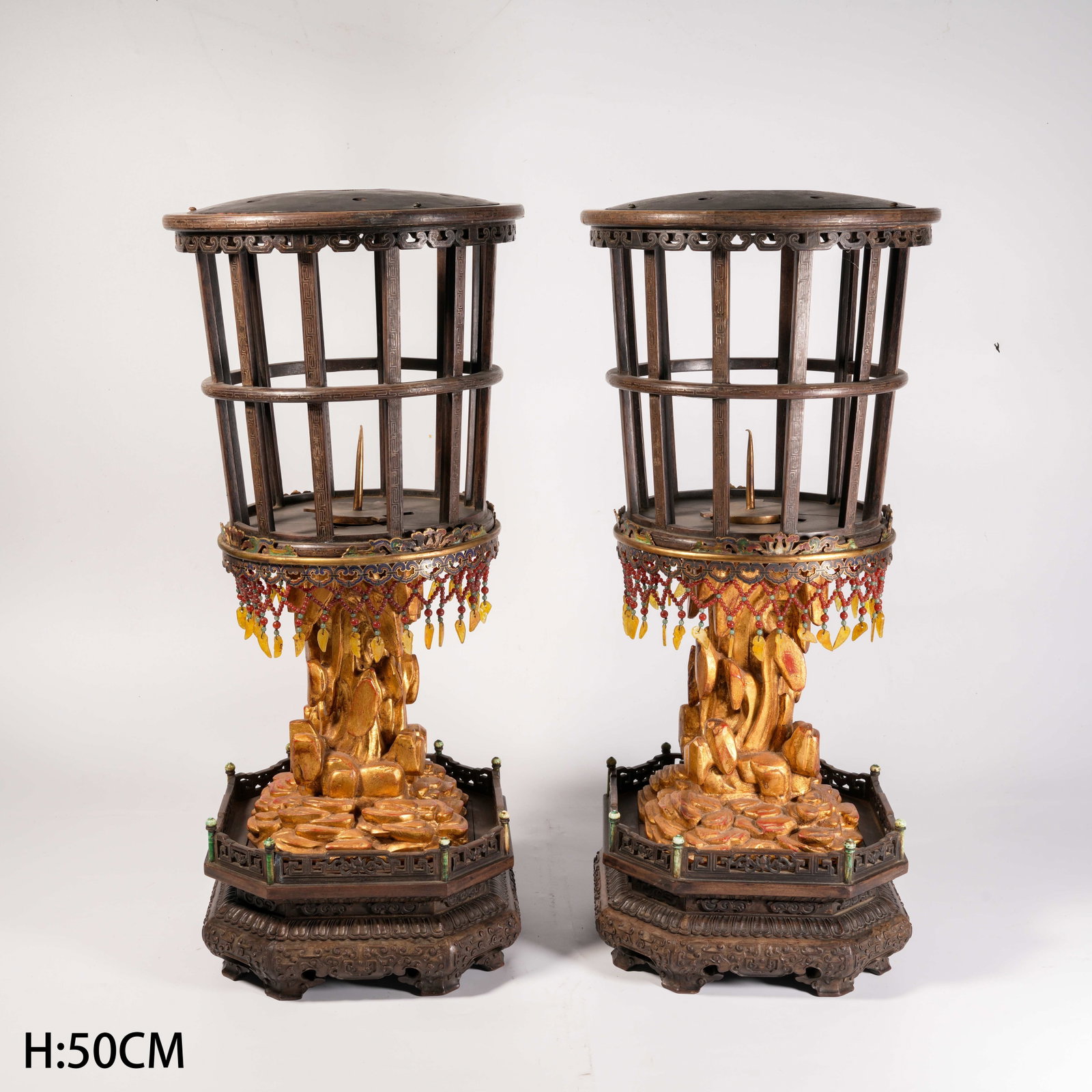 A SET OF ZITAN WOOD PALACE LANTERNS WITH BRONZE AND PRECIOUS MATERIAL INLAYS (1 of 10)