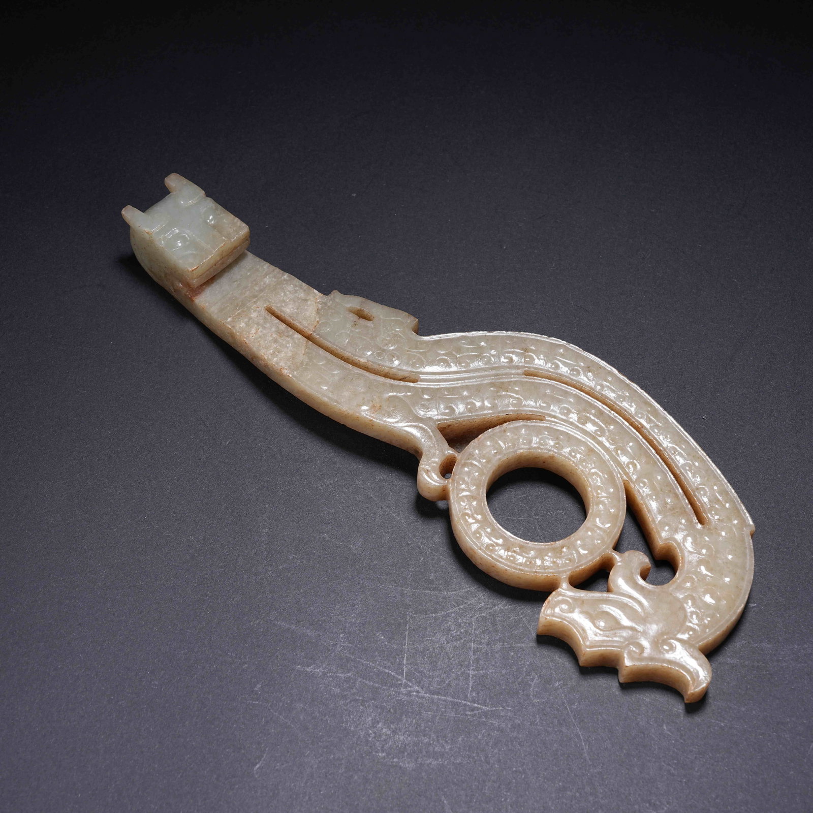A ARCHAIC JADE S-SHAPED DRAGON BELT HOOK: Archaic Jade S-Shaped Dragon Belt Hook