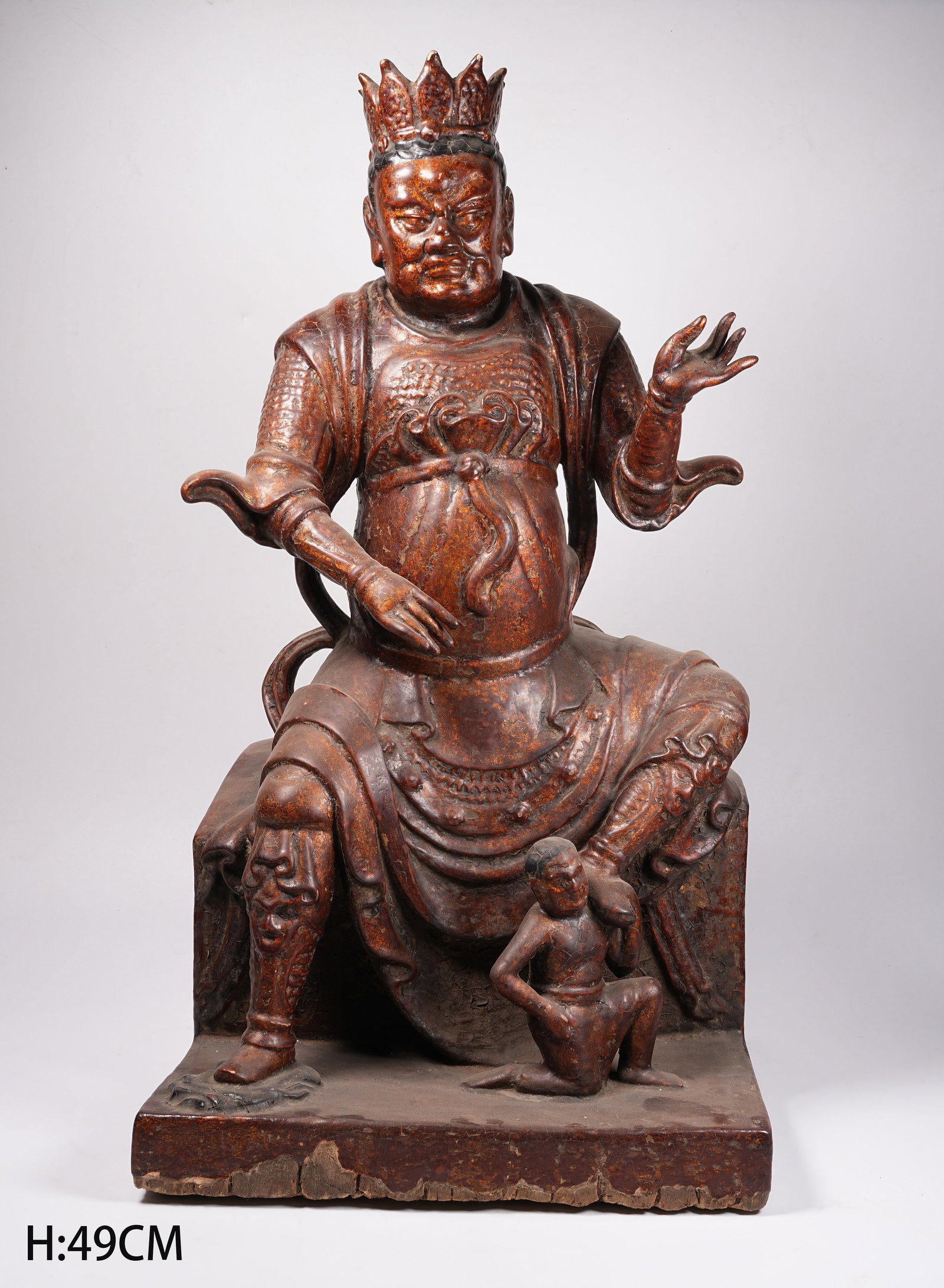 A WOOD-CORED GILT LACQUER HEAVENLY KING STATUE: Wood-Cored Gilt Lacquer Heavenly King Statue