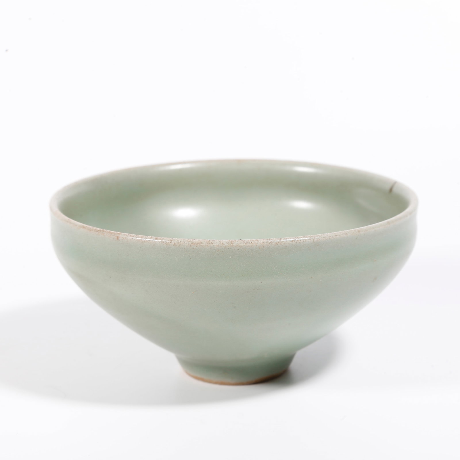 A LONGQUAN KILN TEA BOWL: Longquan Kiln Tea Bowl