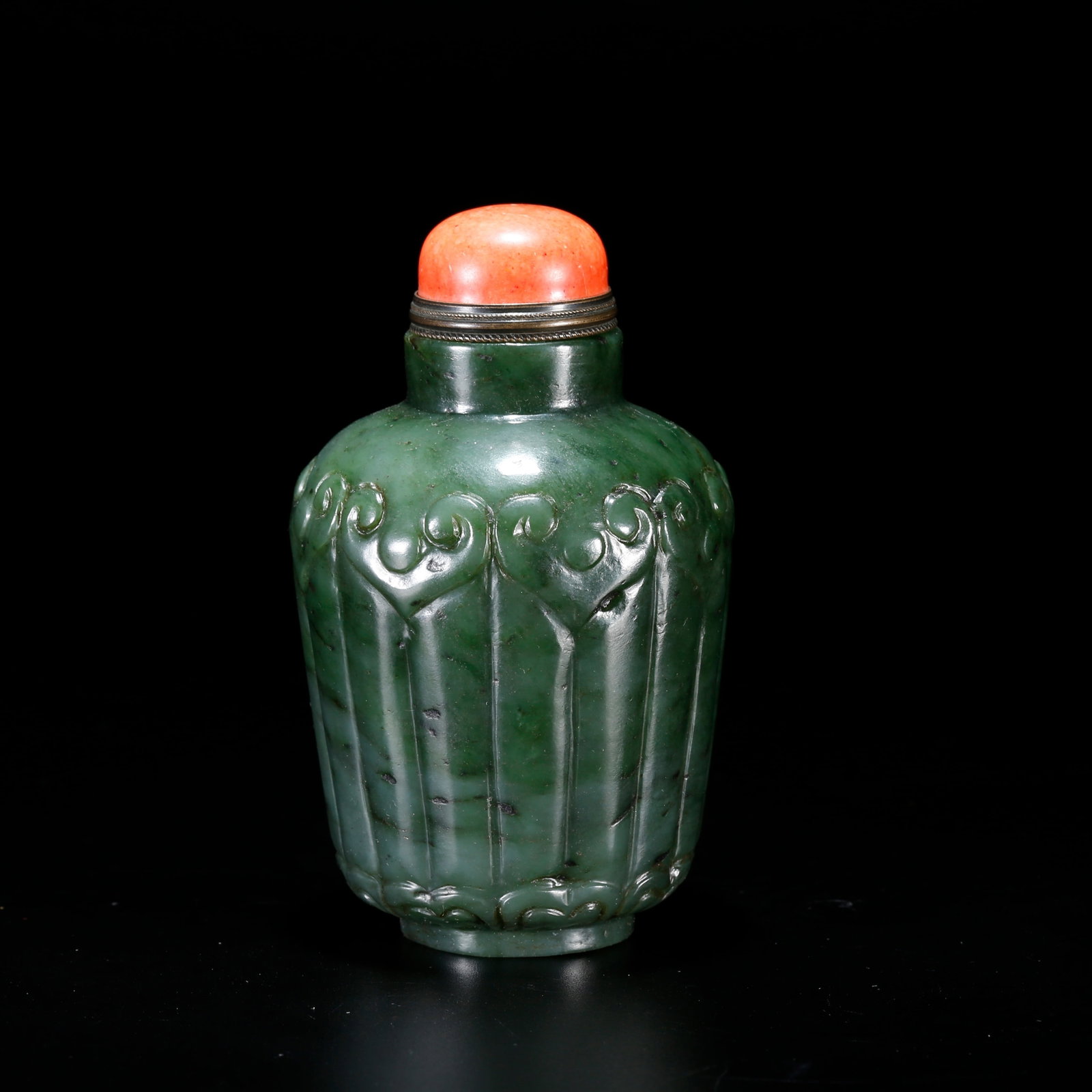 A HETIAN GREEN JADE CARVED SNUFF BOTTLE (1 of 9)