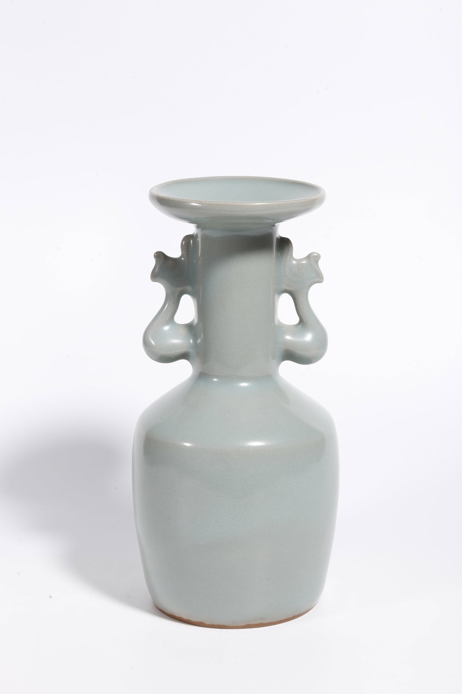 A LONGQUAN KILN DOUBLE-EARED PLATE-MOUTHED VASE (1 of 9)