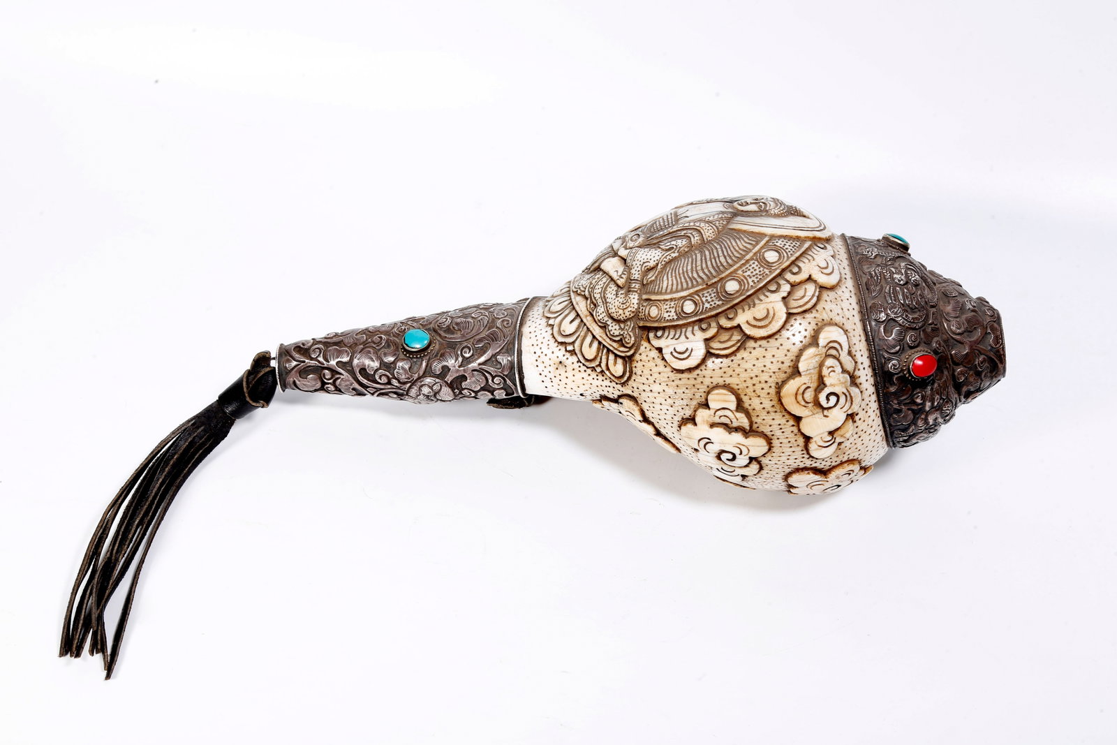 A SILVER-MOUNTED CONCH RITUAL IMPLEMENT - 5