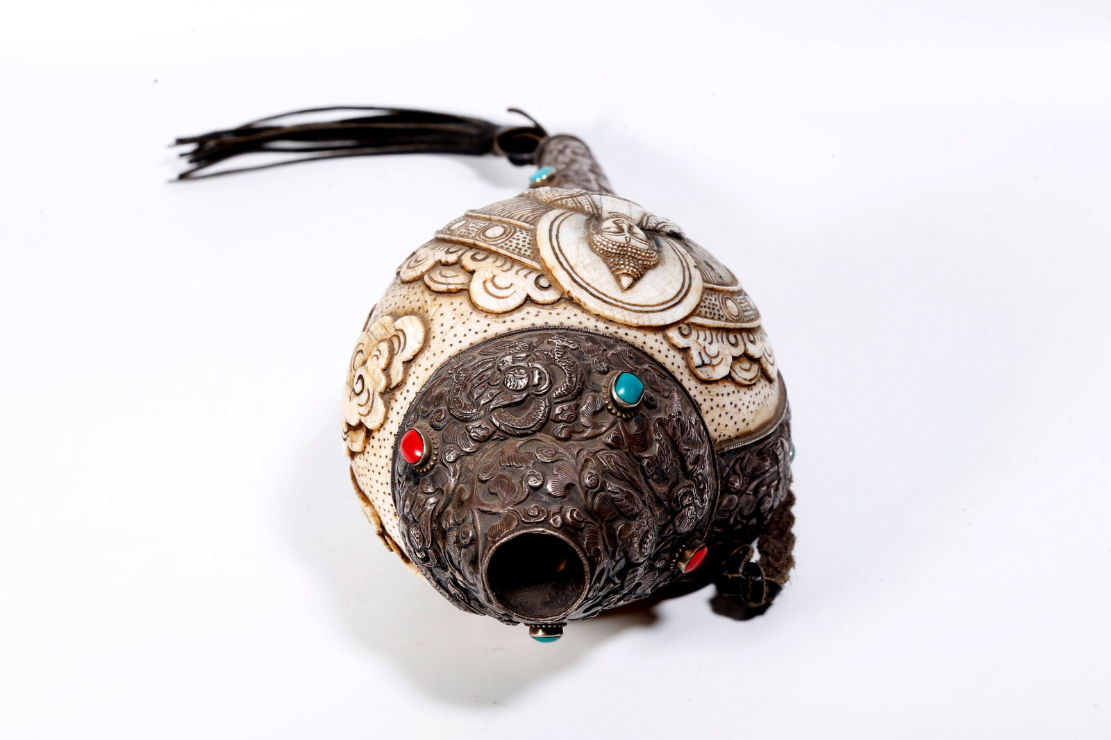 A SILVER-MOUNTED CONCH RITUAL IMPLEMENT - 6