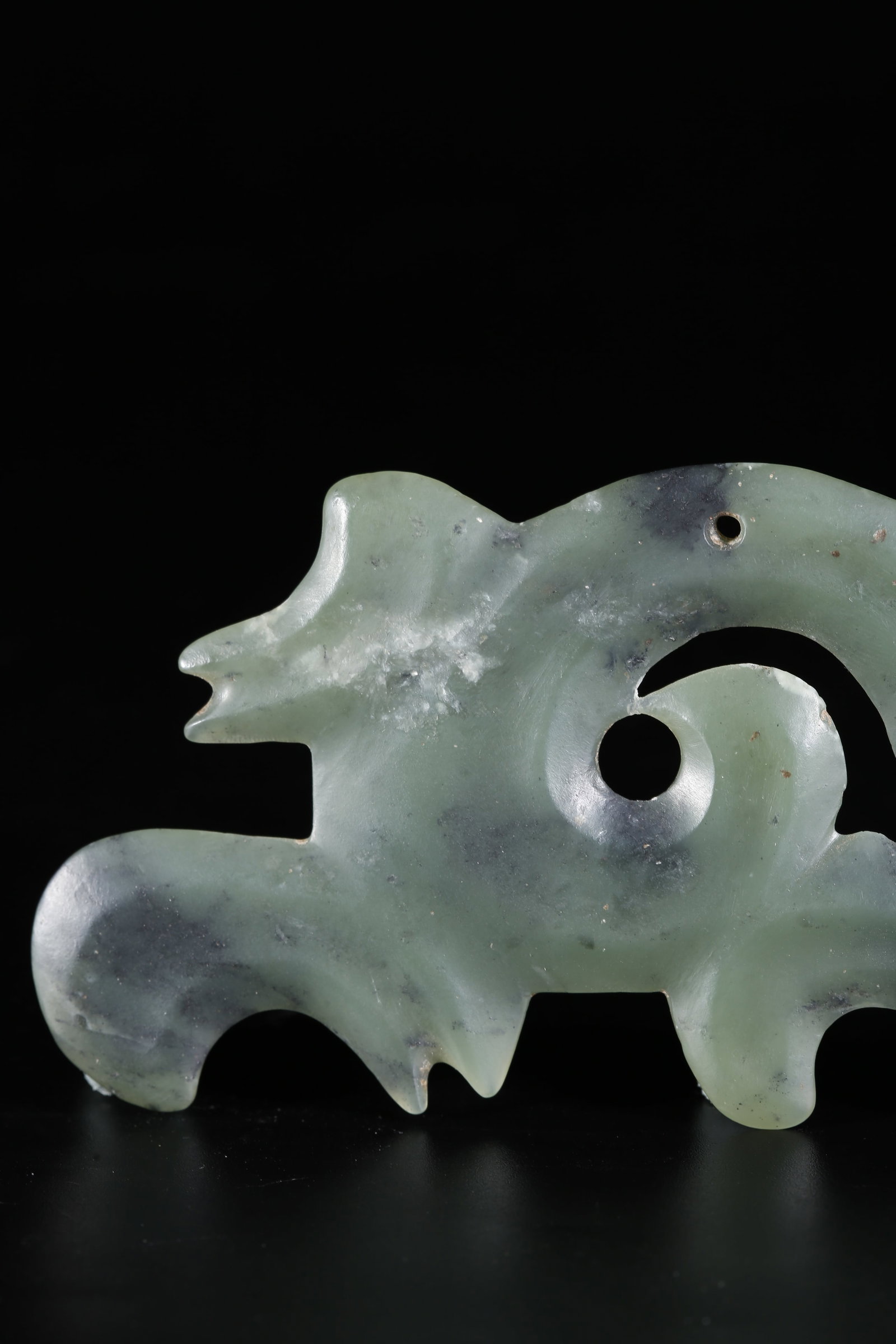 A ARCHAIC JADE CLOUD-PATTERN PENDANT - 3