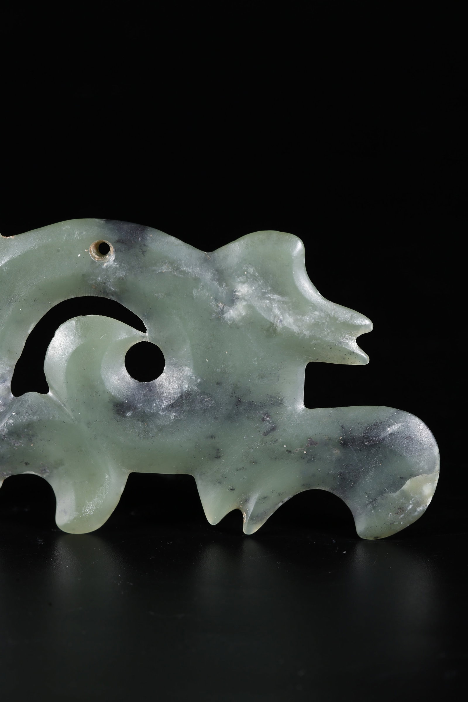 A ARCHAIC JADE CLOUD-PATTERN PENDANT - 8
