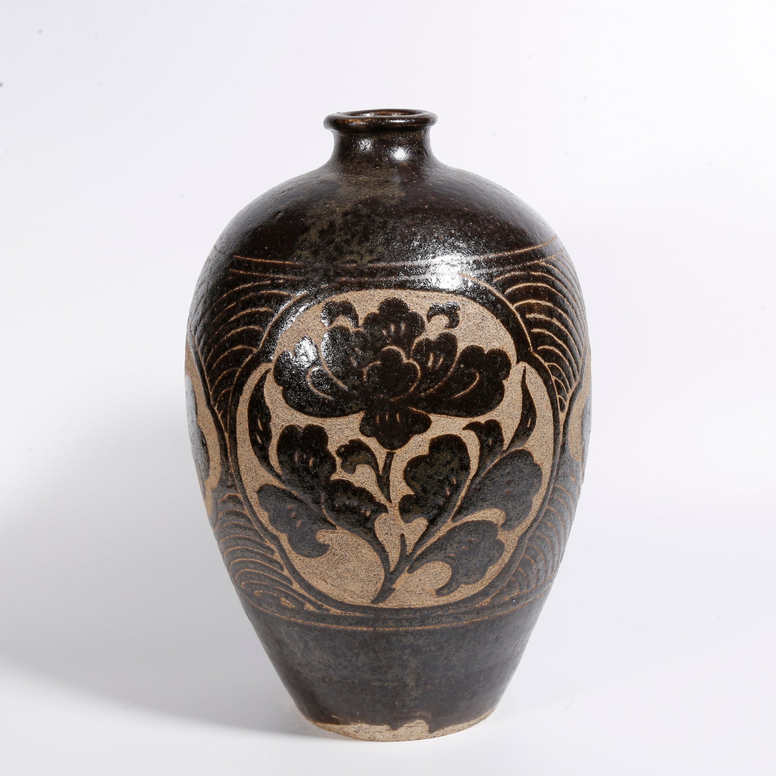 A CIZHOU KILN FLORAL PATTERN APPRECIATION VASE (1 of 11)