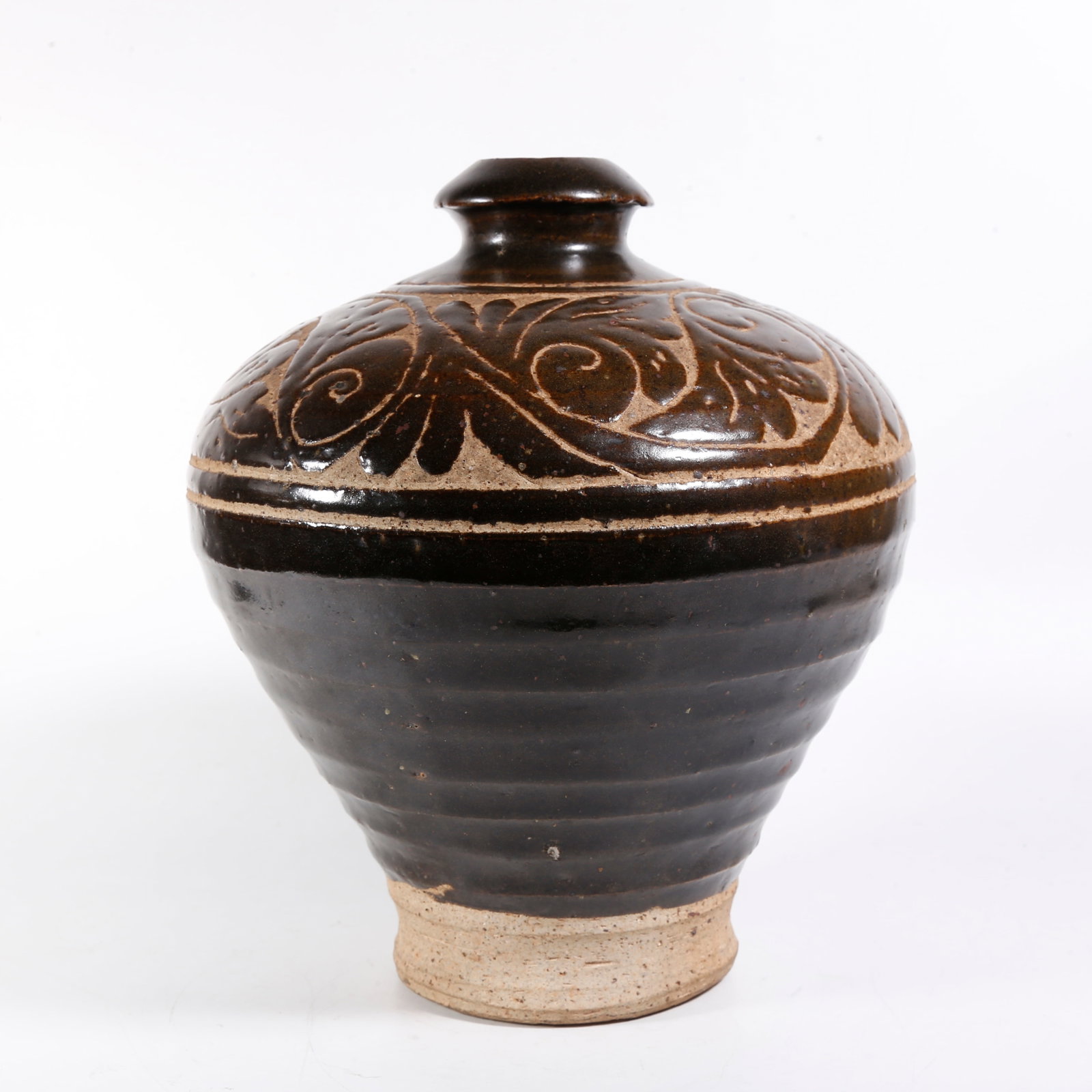 A CIZHOU WARE FLORAL PATTERN PLUM VASE (1 of 9)
