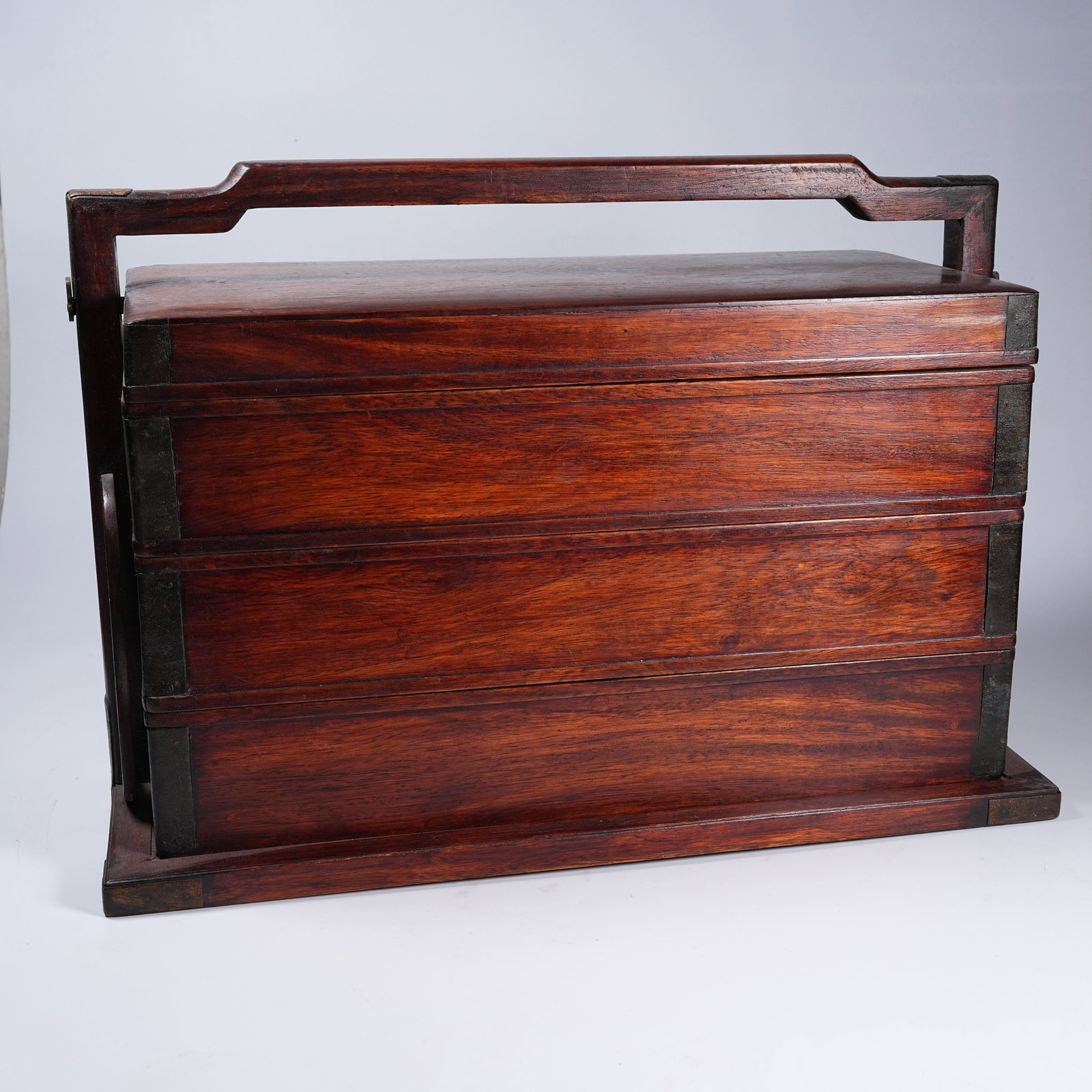 A HUANGHUALI WOOD LIDDED BOX WITH HANDLE (1 of 7)