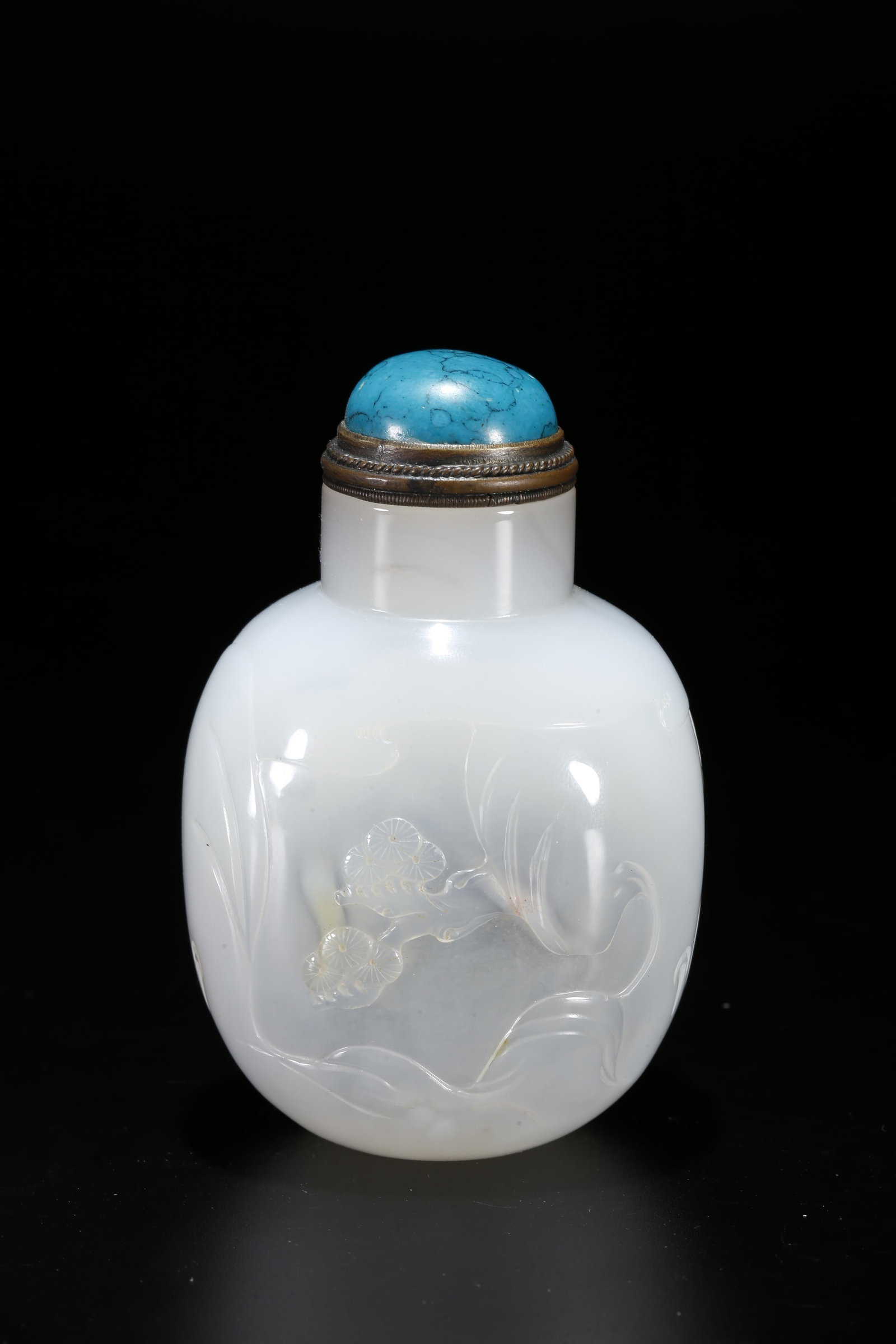 A AGATE SNUFF BOTTLE CARVED WITH MONKEY PATTERN - 3